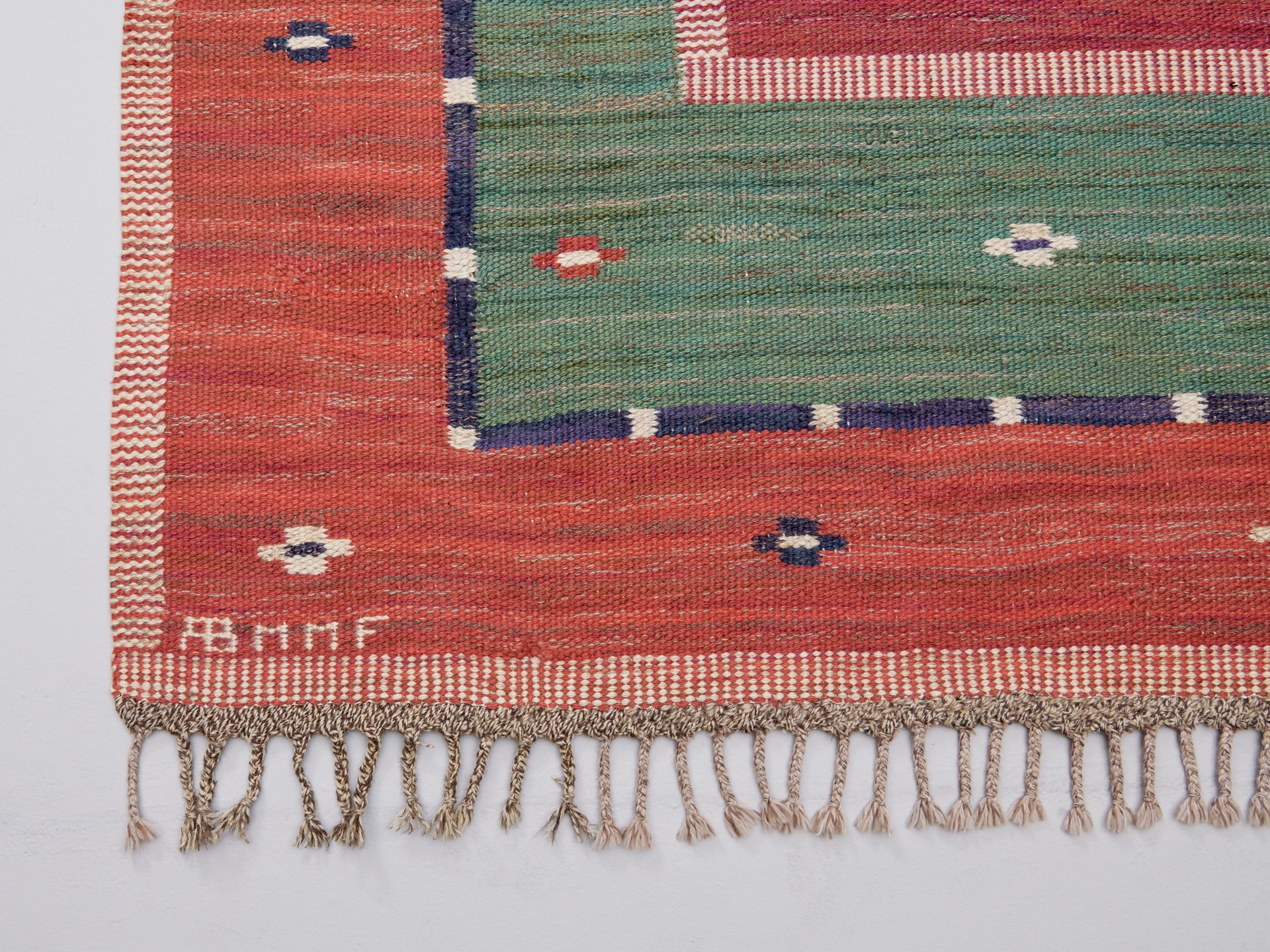 'Röda Bårdmattan med grönt' Carpet image 6