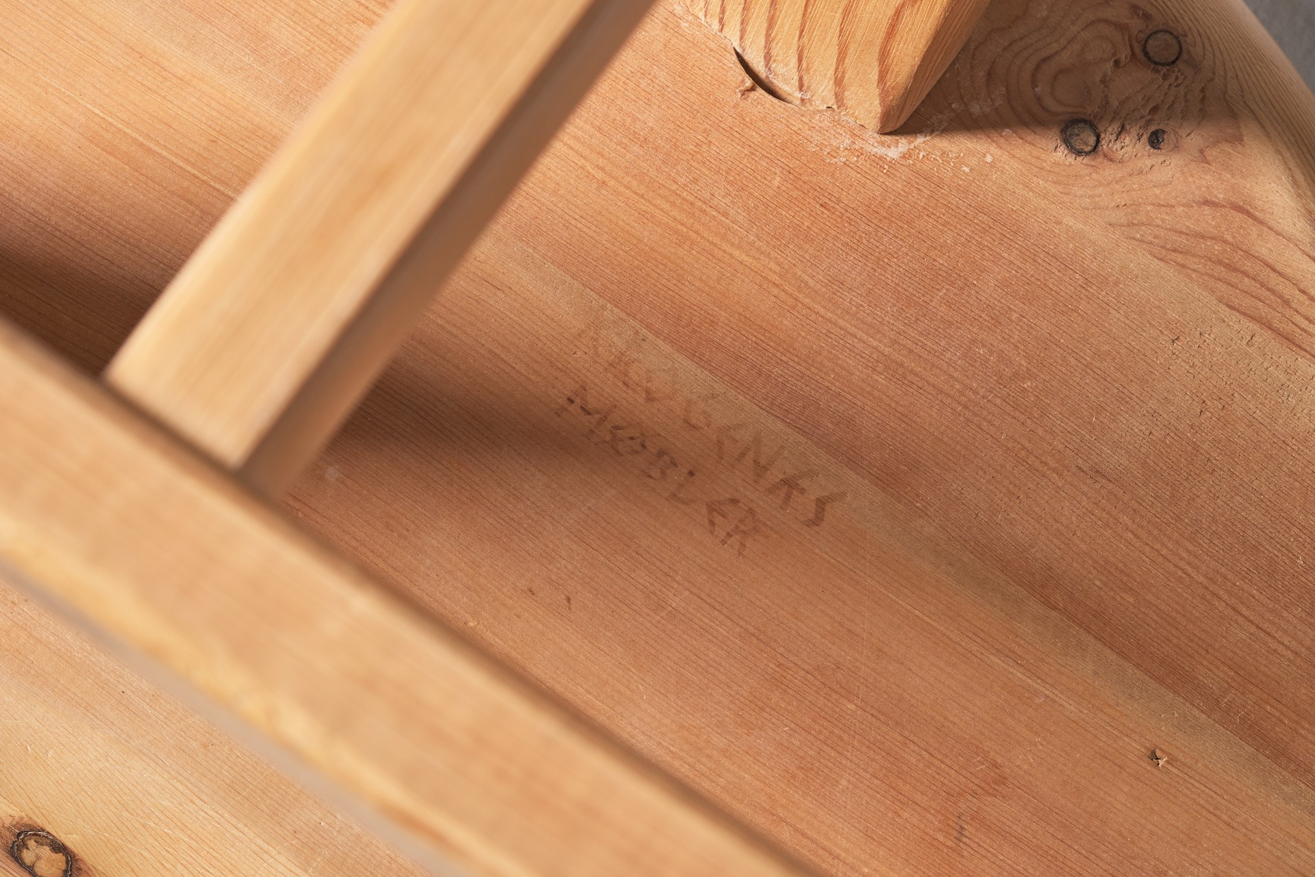 Stool image 6