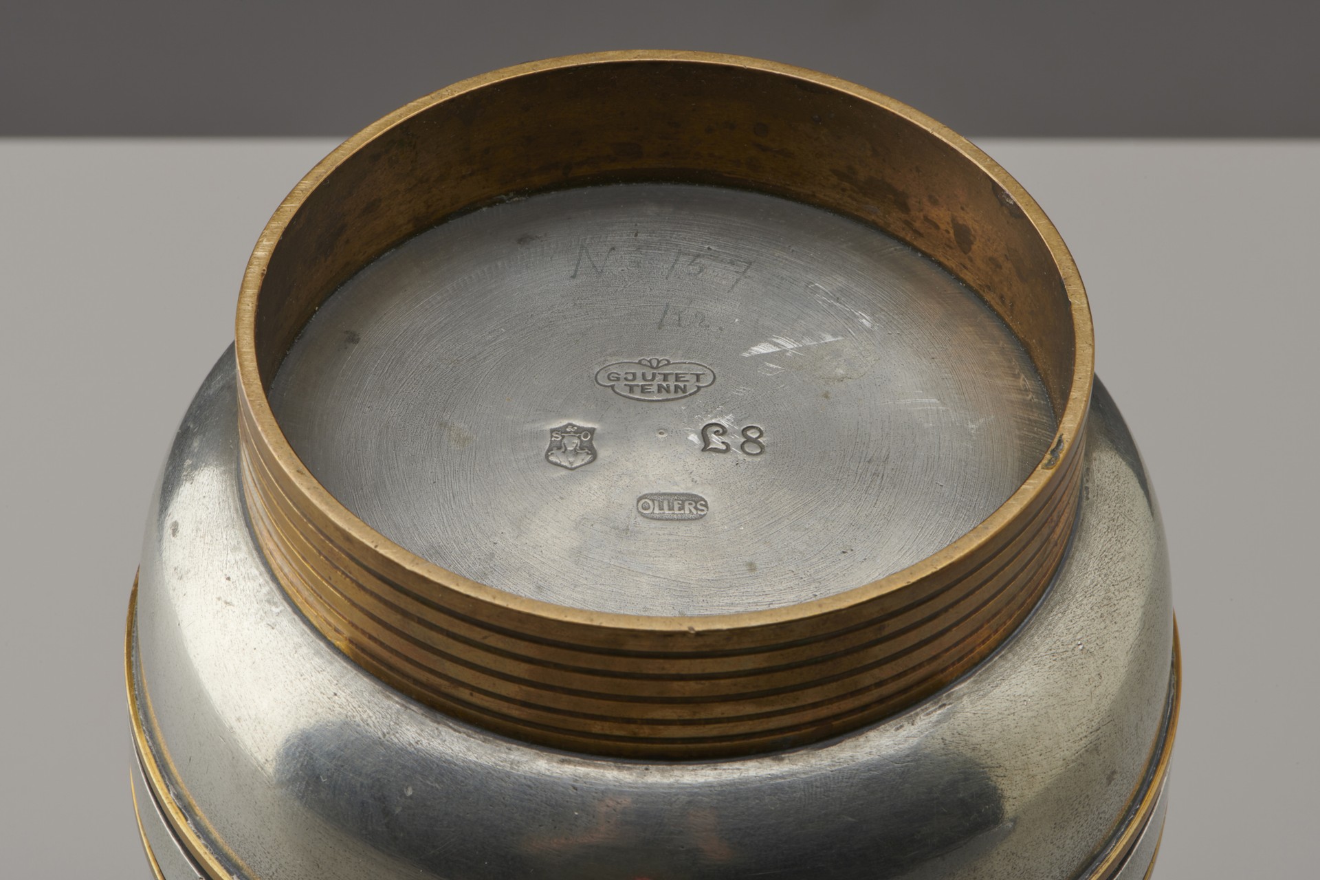 Vase image 4