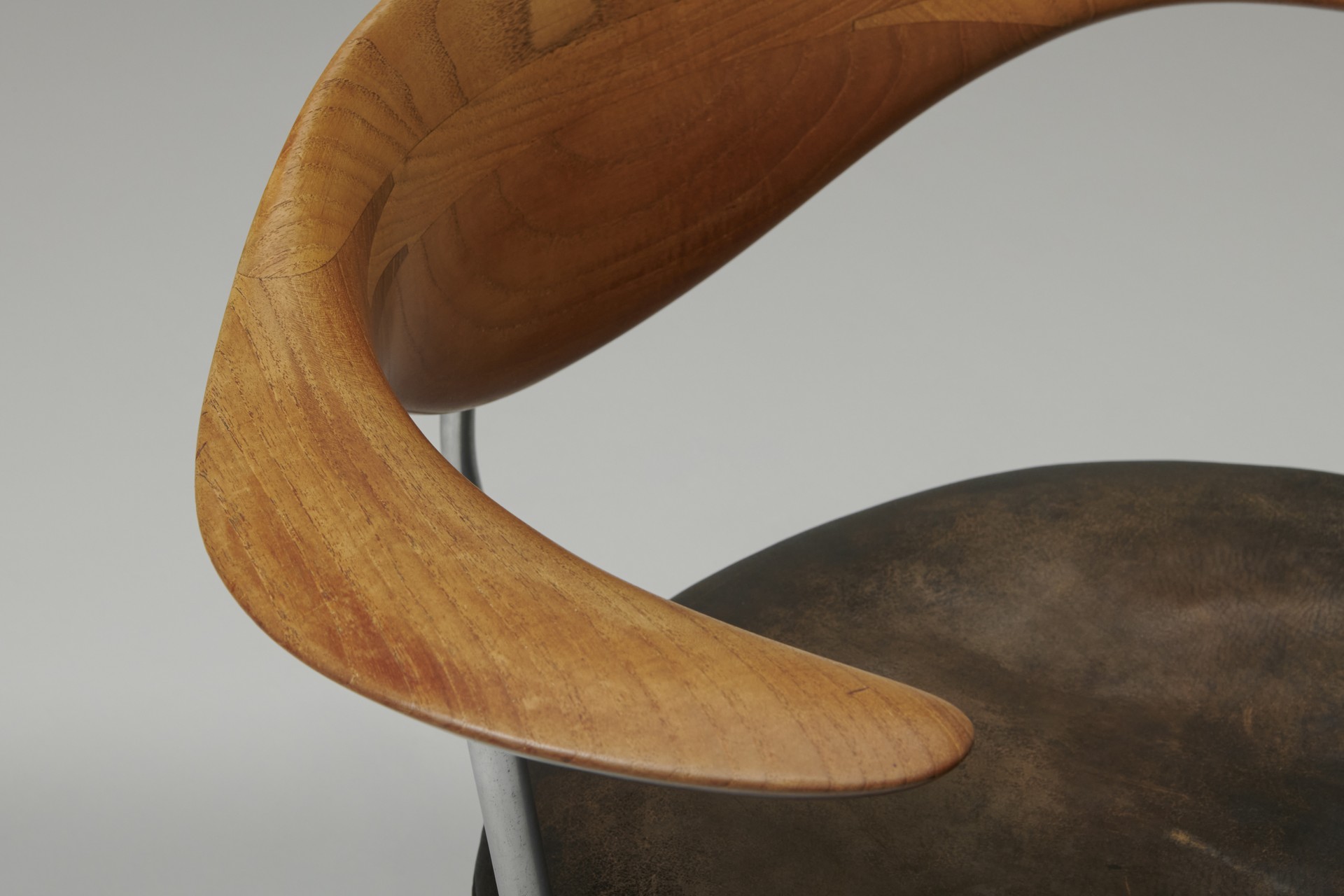 Early 'Swivel' Chair image 6