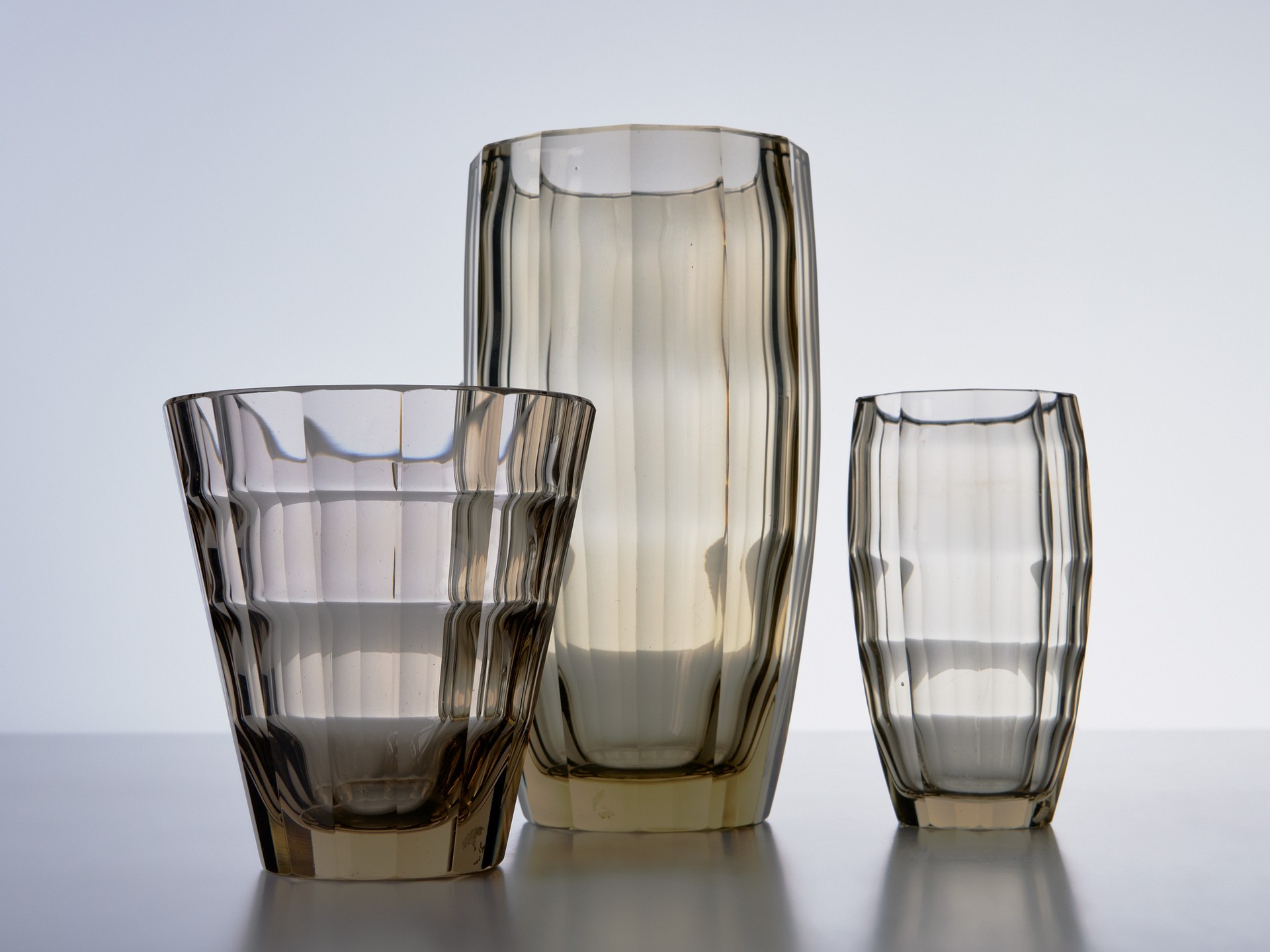Three Vases image 3