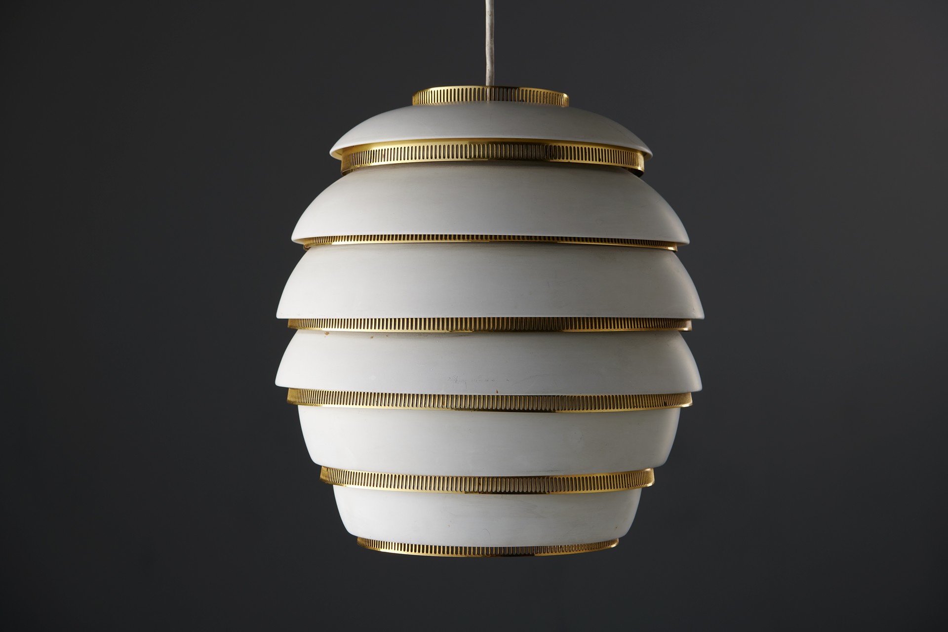 Large "Beehive" Lamp Model A332 image 3