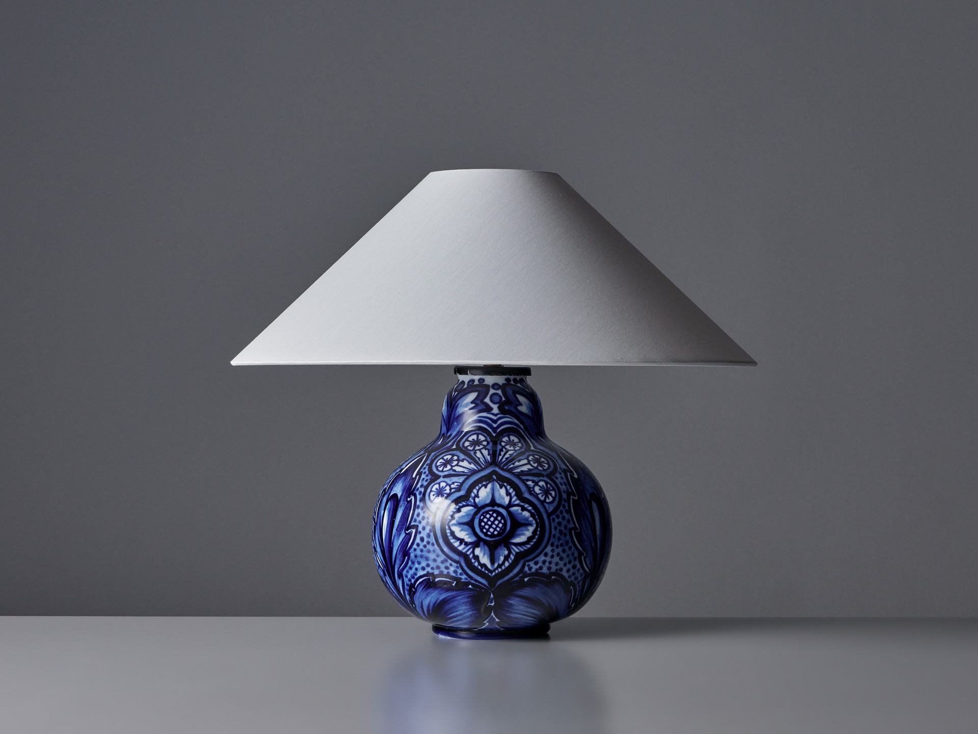 Table Lamp image 2