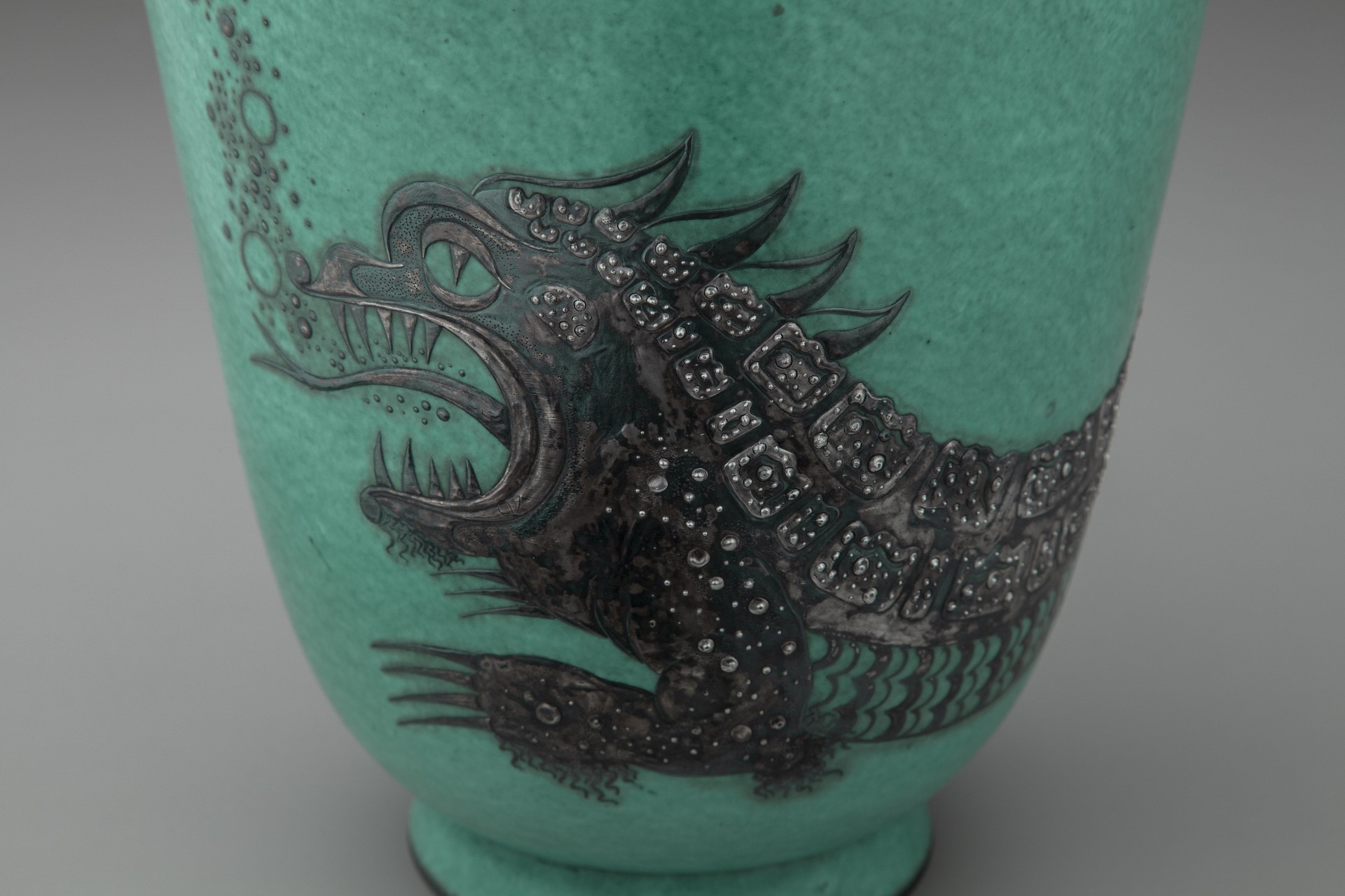 Dragon Vase image 5