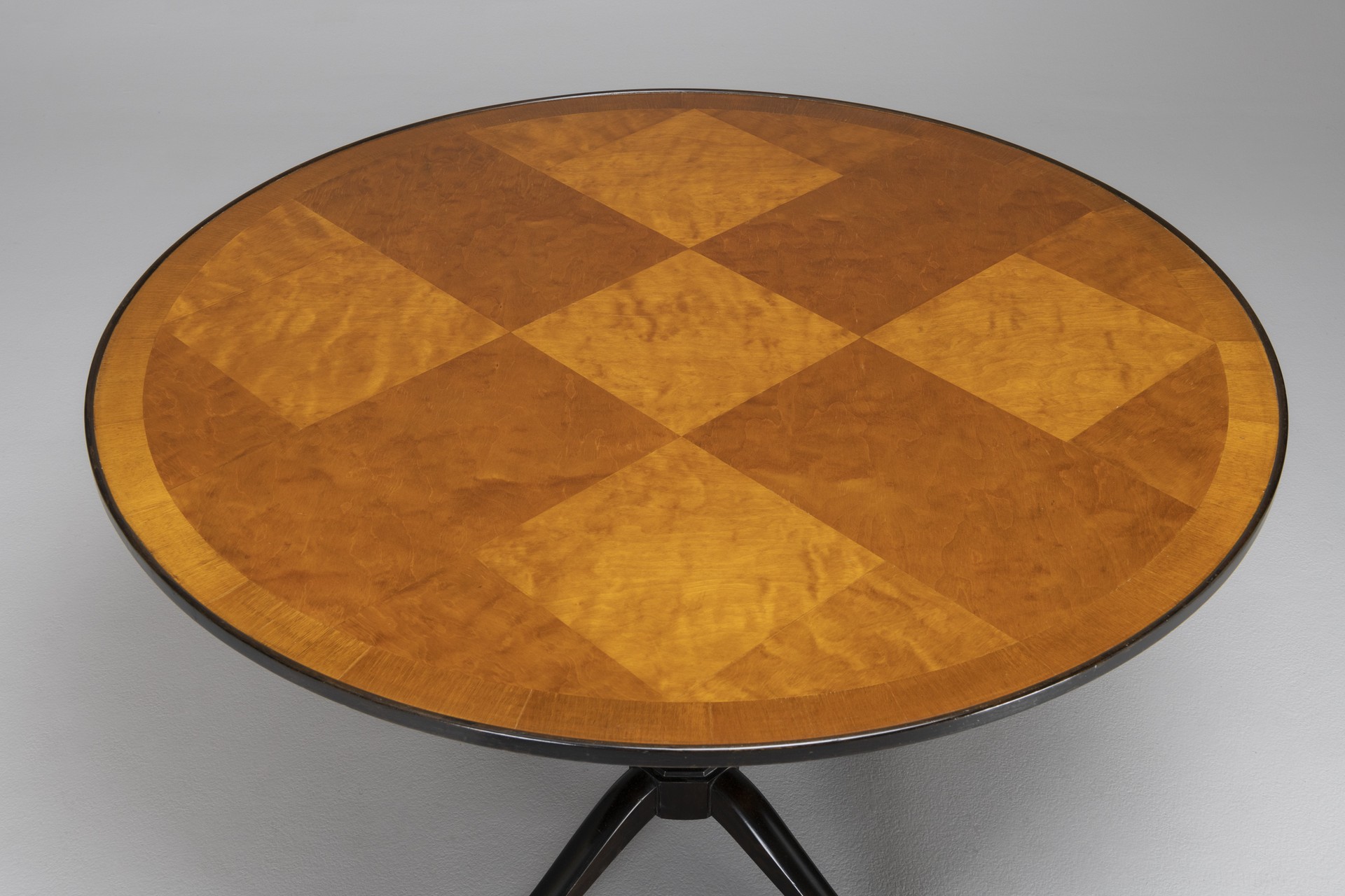 Center / Dining Table image 2