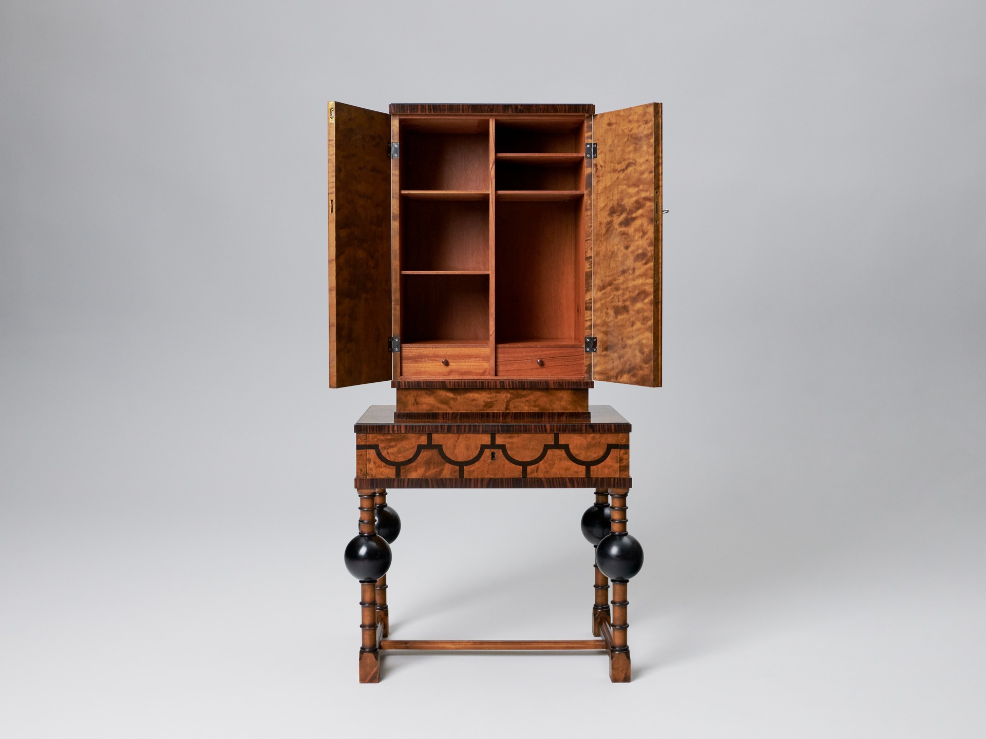 Cabinet image 4