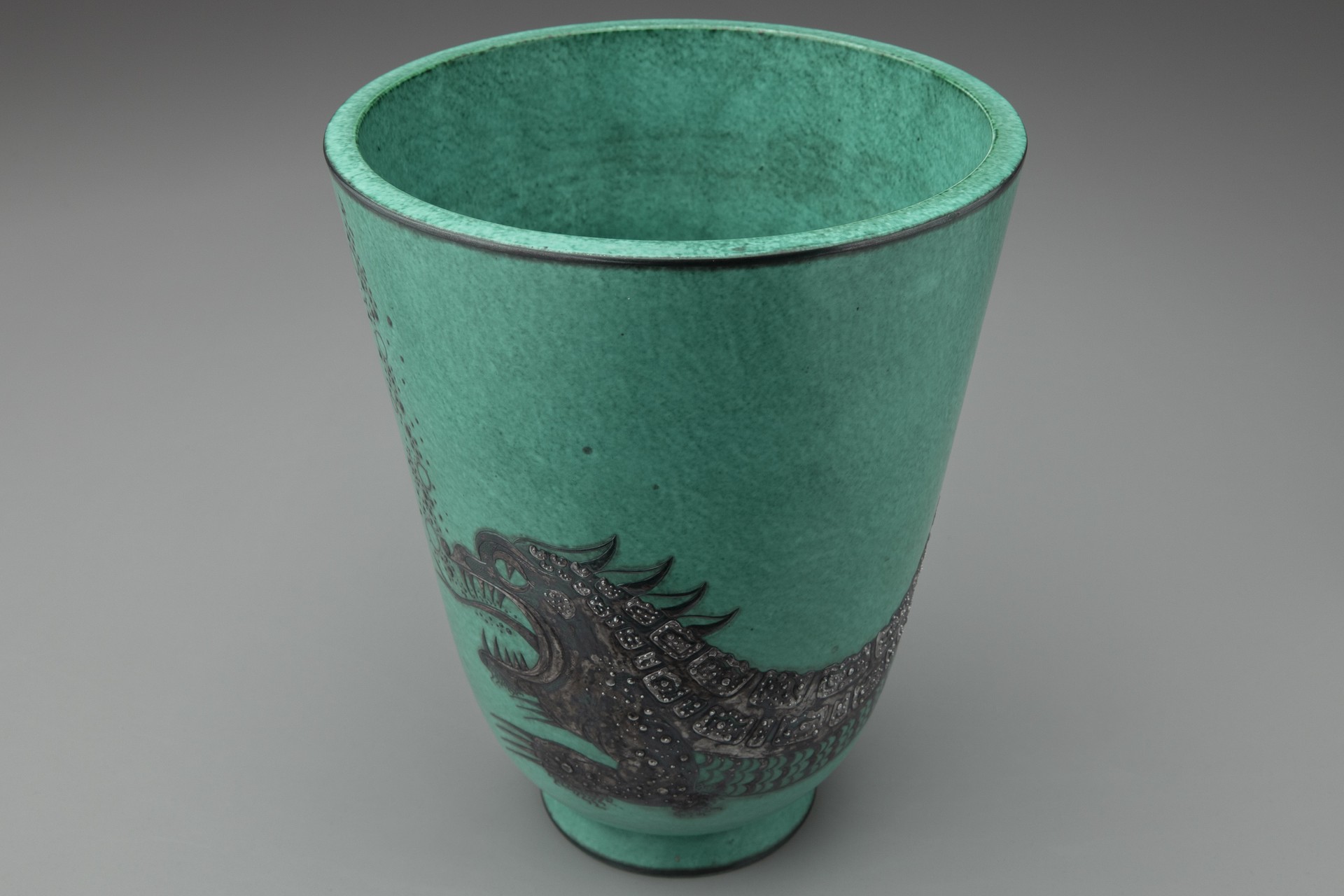 Dragon Vase image 4