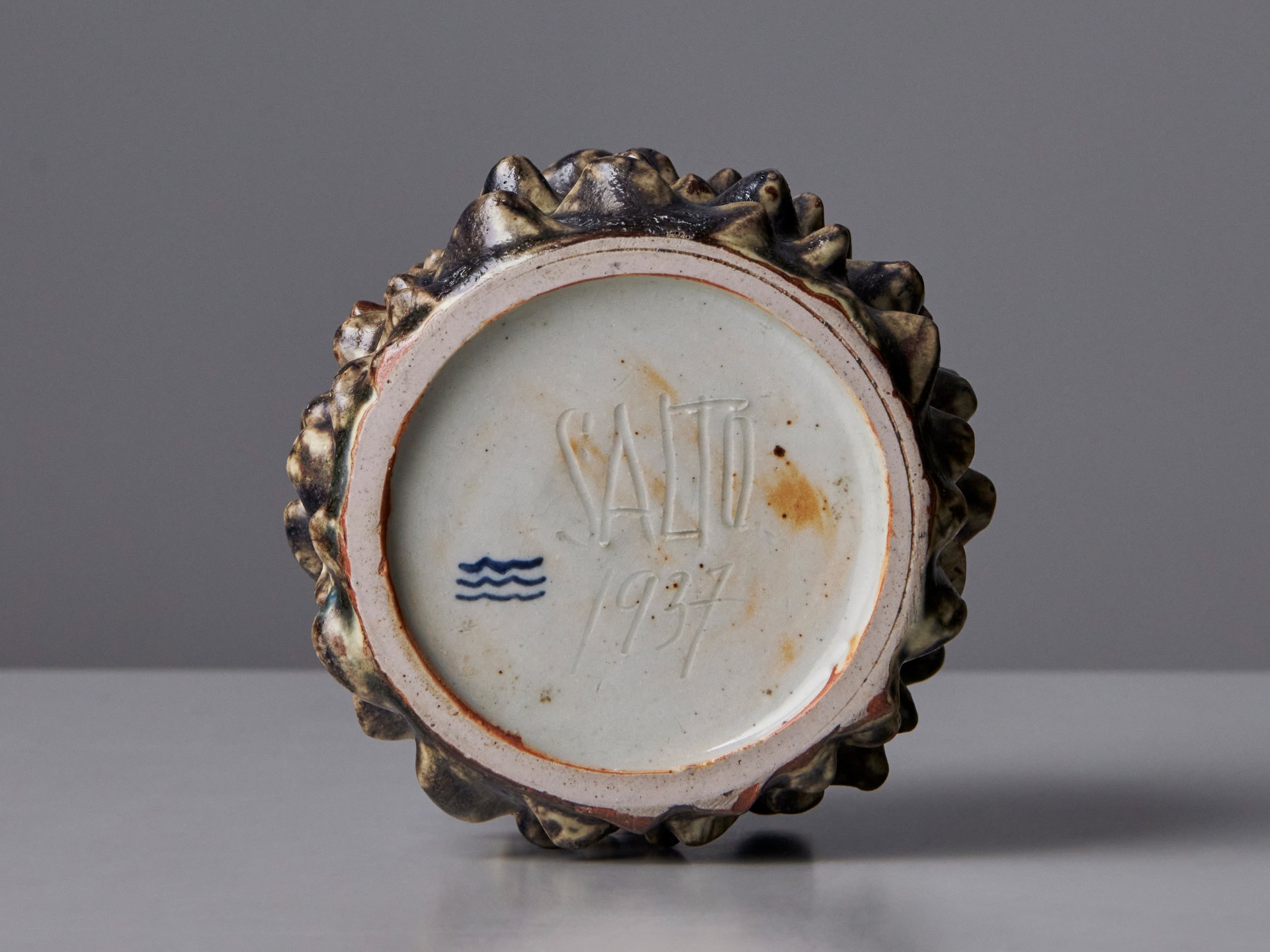 Vase in the 'Budding' Style image 8