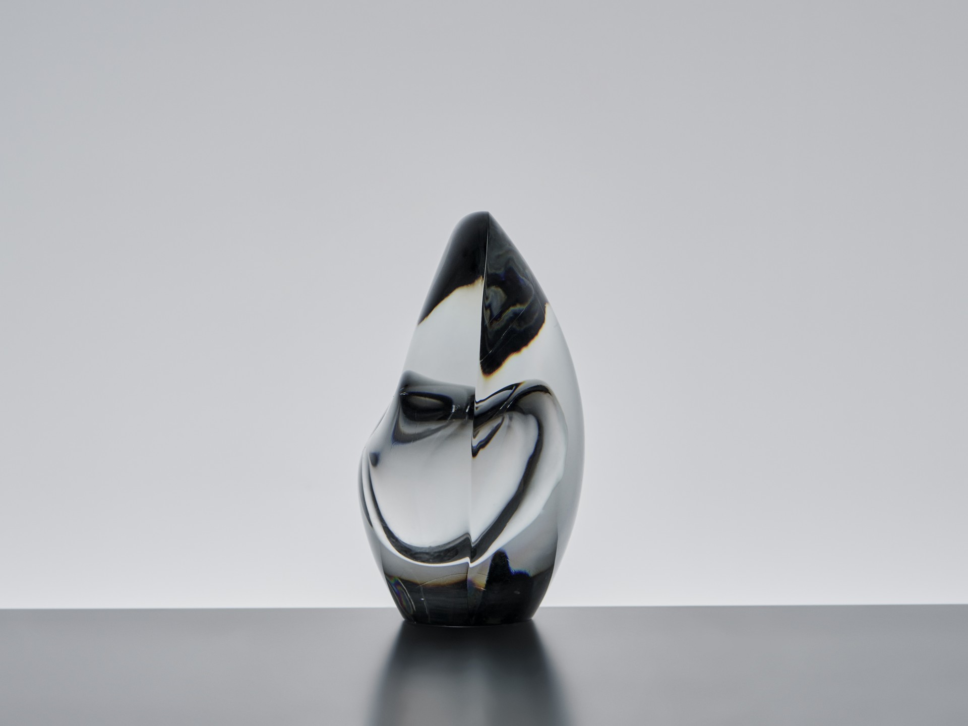 ¨Istuva Iintu¨ (Sitting Bird) Vase image 3