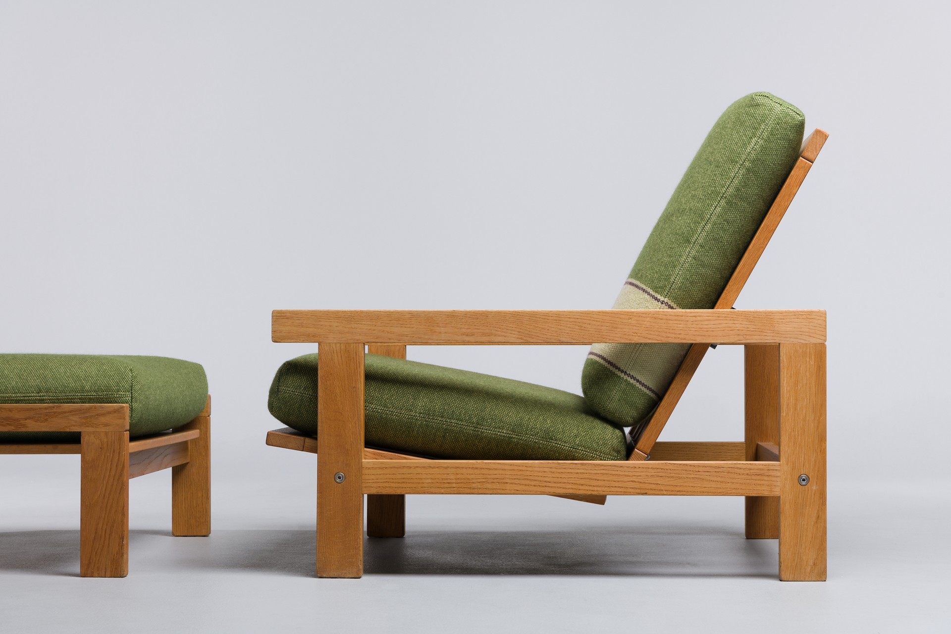 Easy Chair and Ottoman, Model nos 'GE 421' and 'GE424' image 4