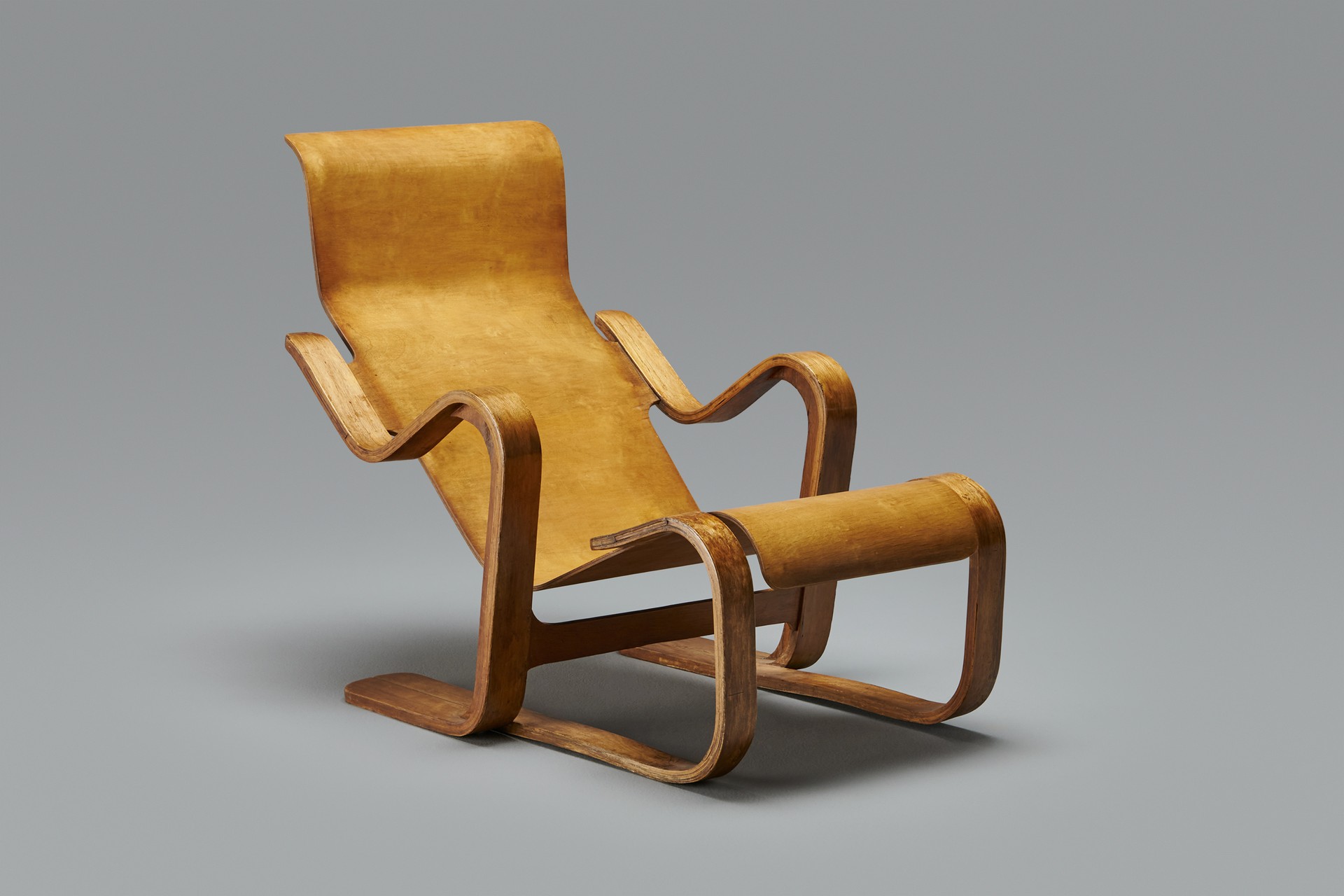 Short Lounge Chair