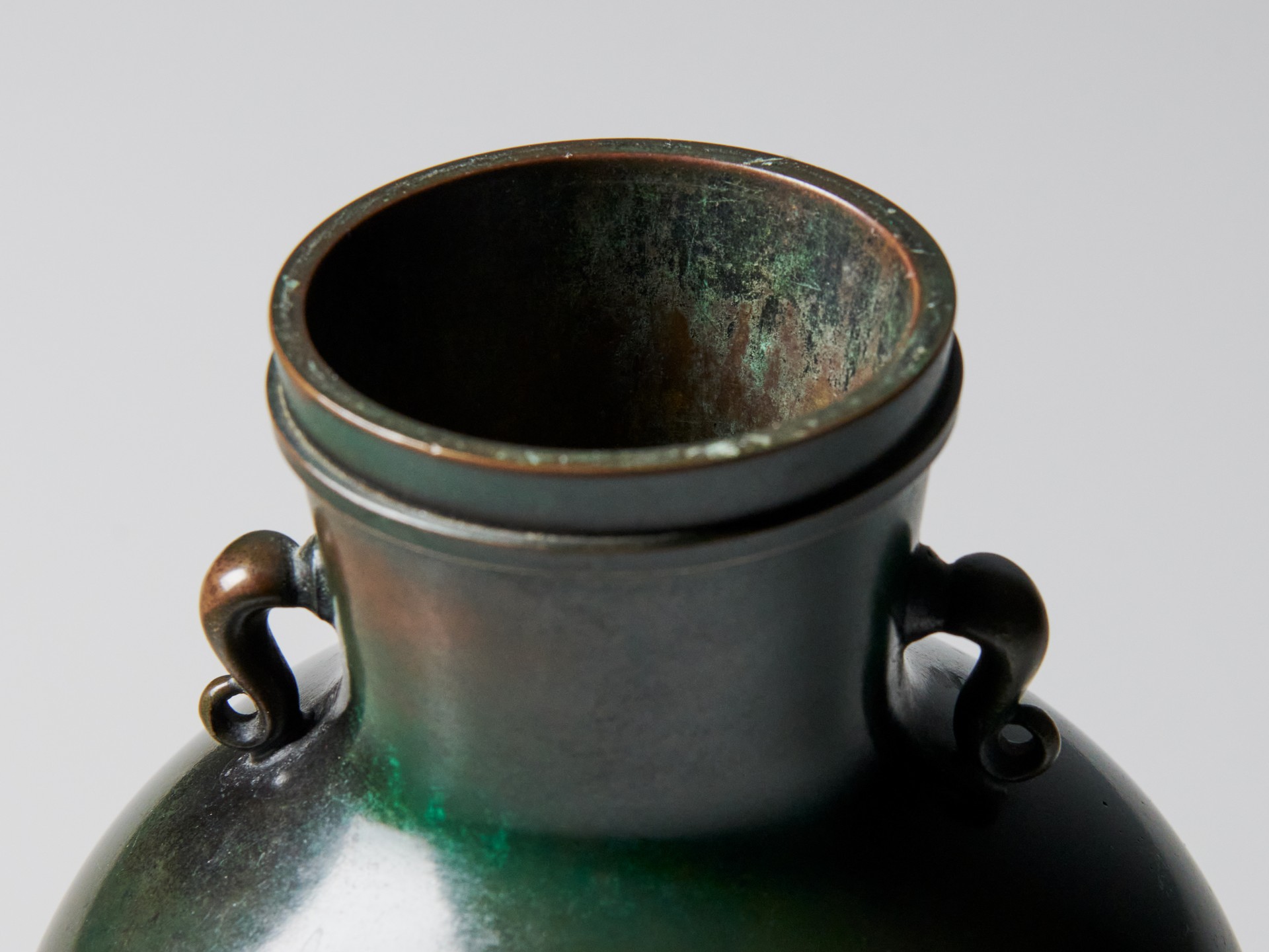 Vase image 4
