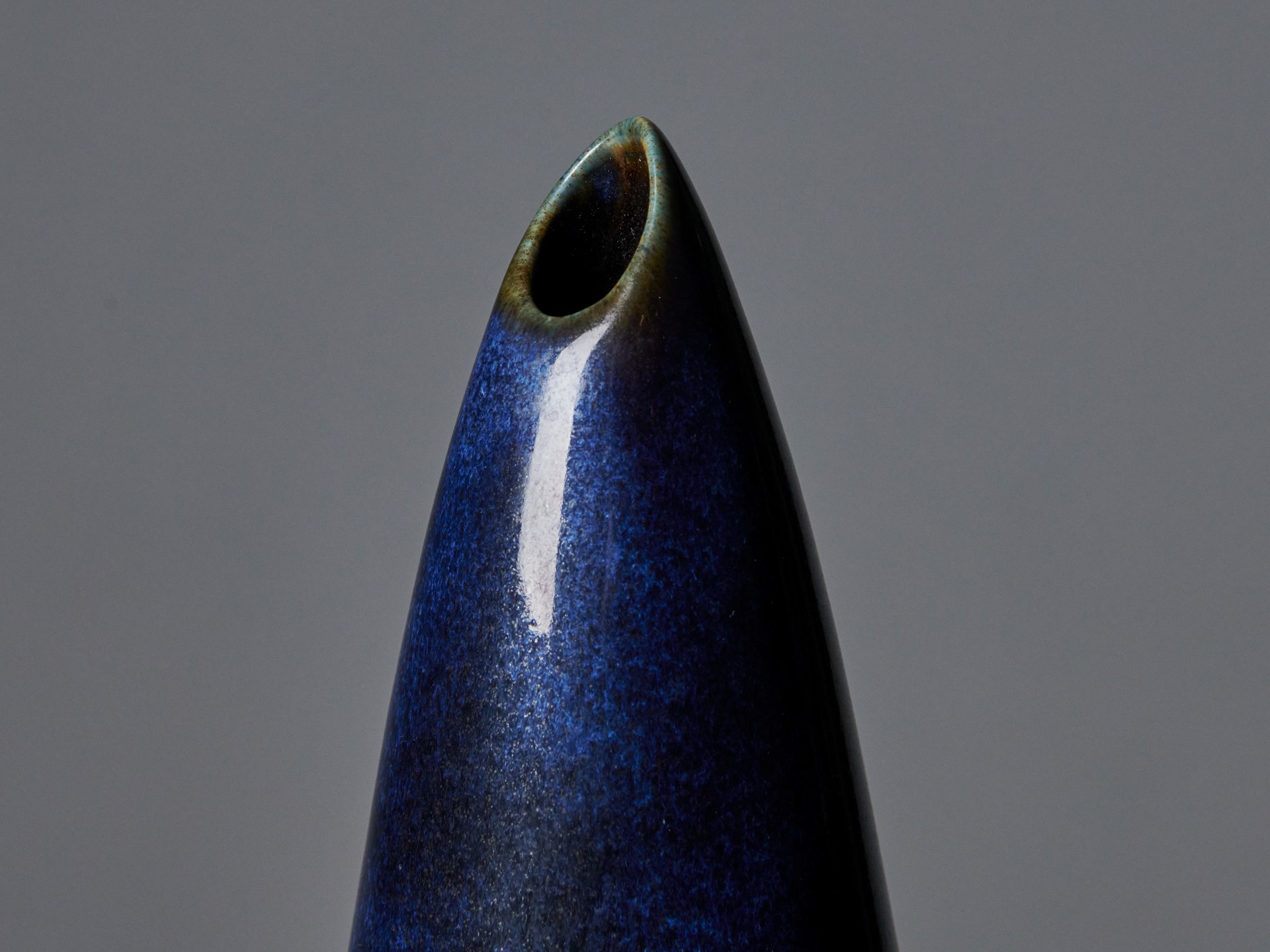 Three 'Gnurgla' Vases image 6