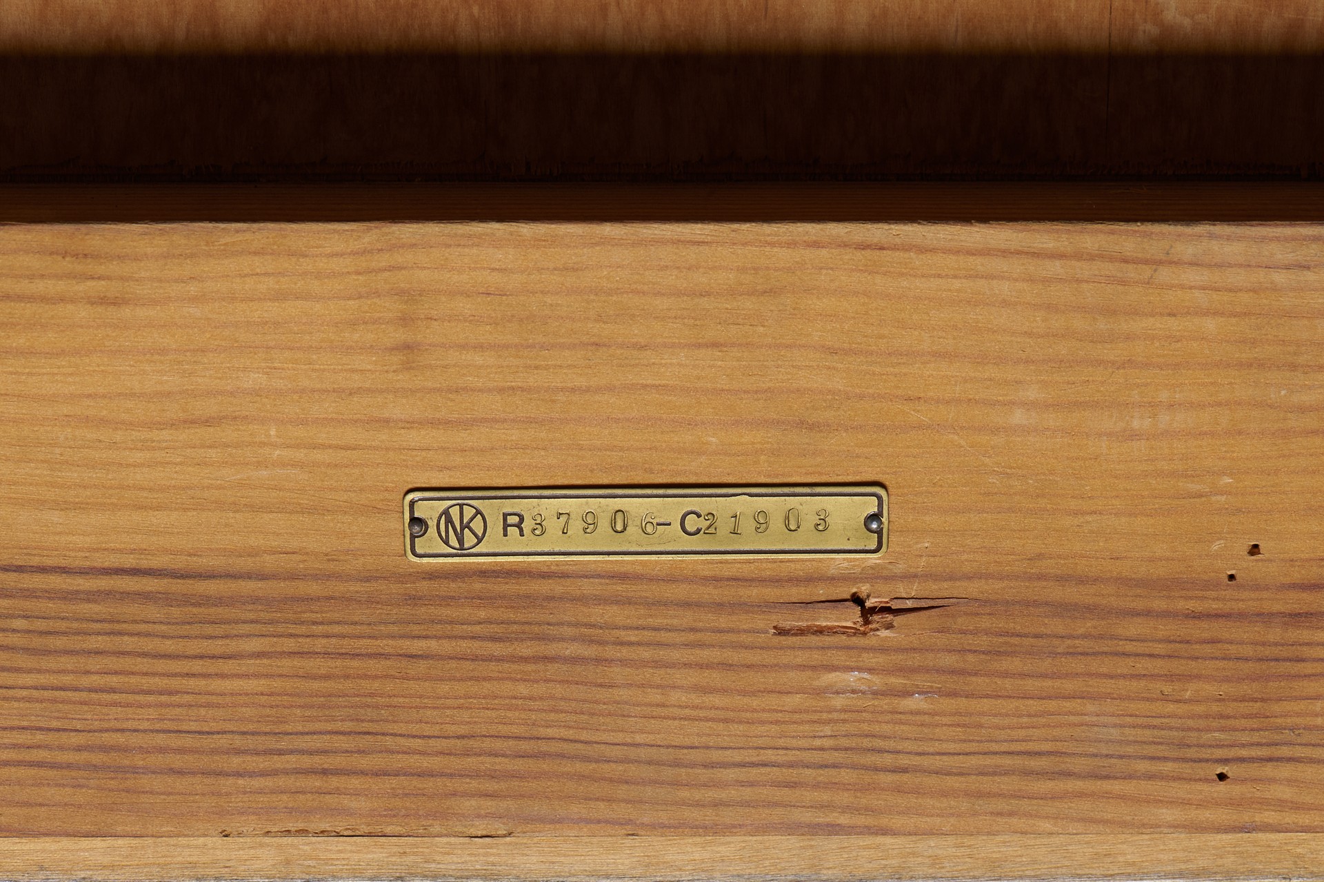'Caesar' Table image 6