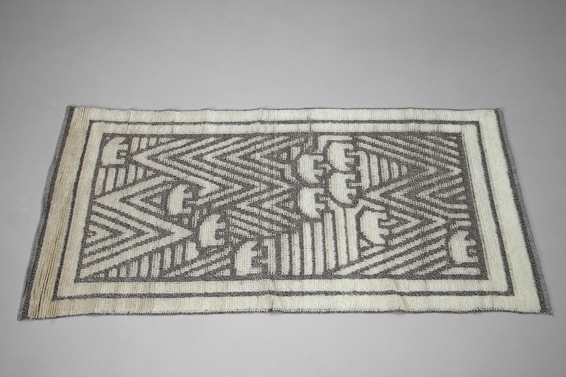 Polar Bear Rug image 2