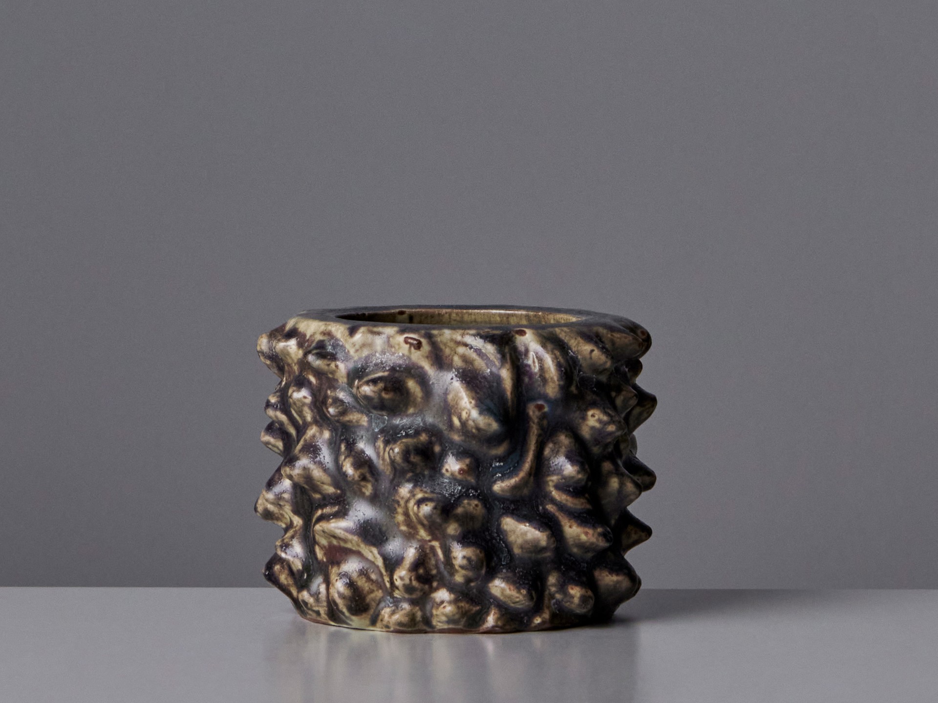 Vase in the 'Budding' Style image 2