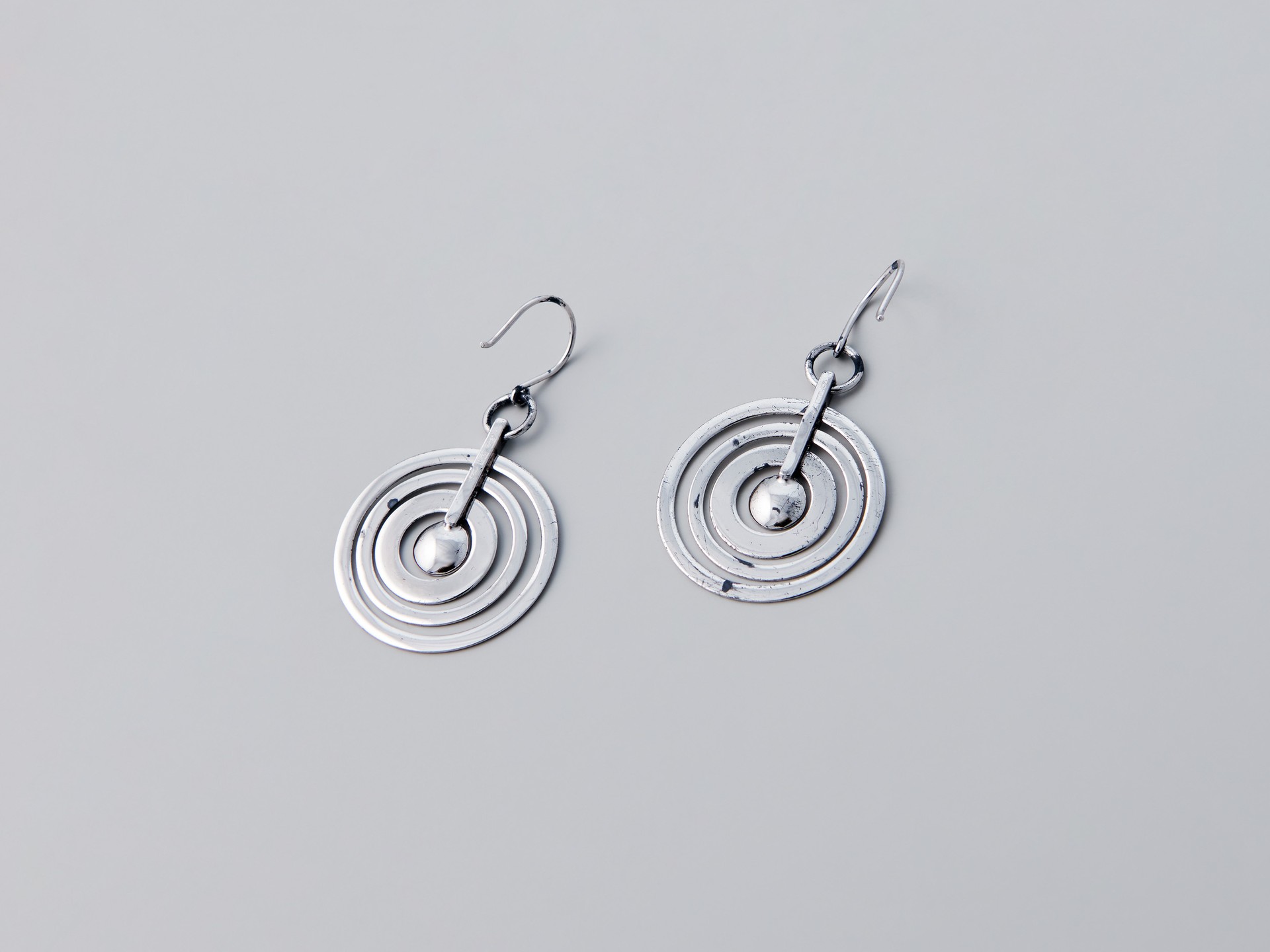 'Silver Moon' Necklace and Earrings image 7