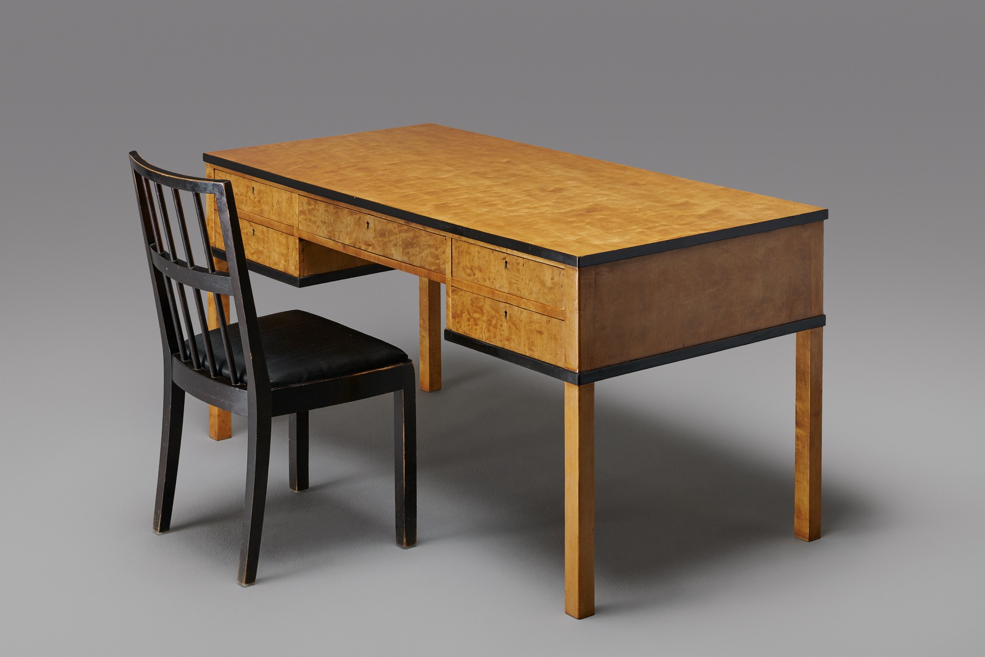 Desk image 6