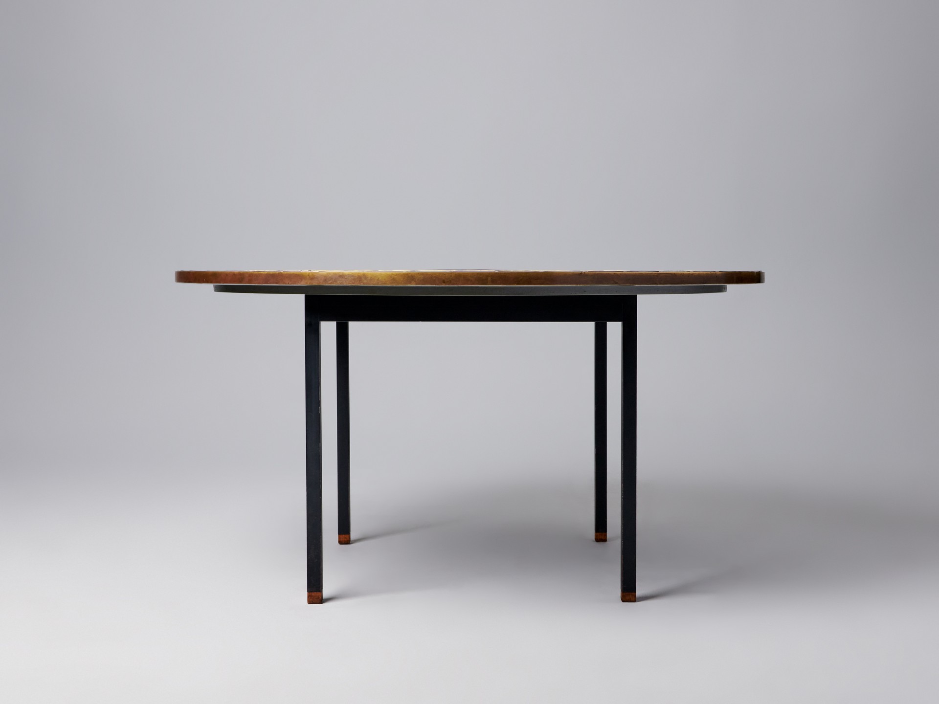 Dining / Center Table image 4