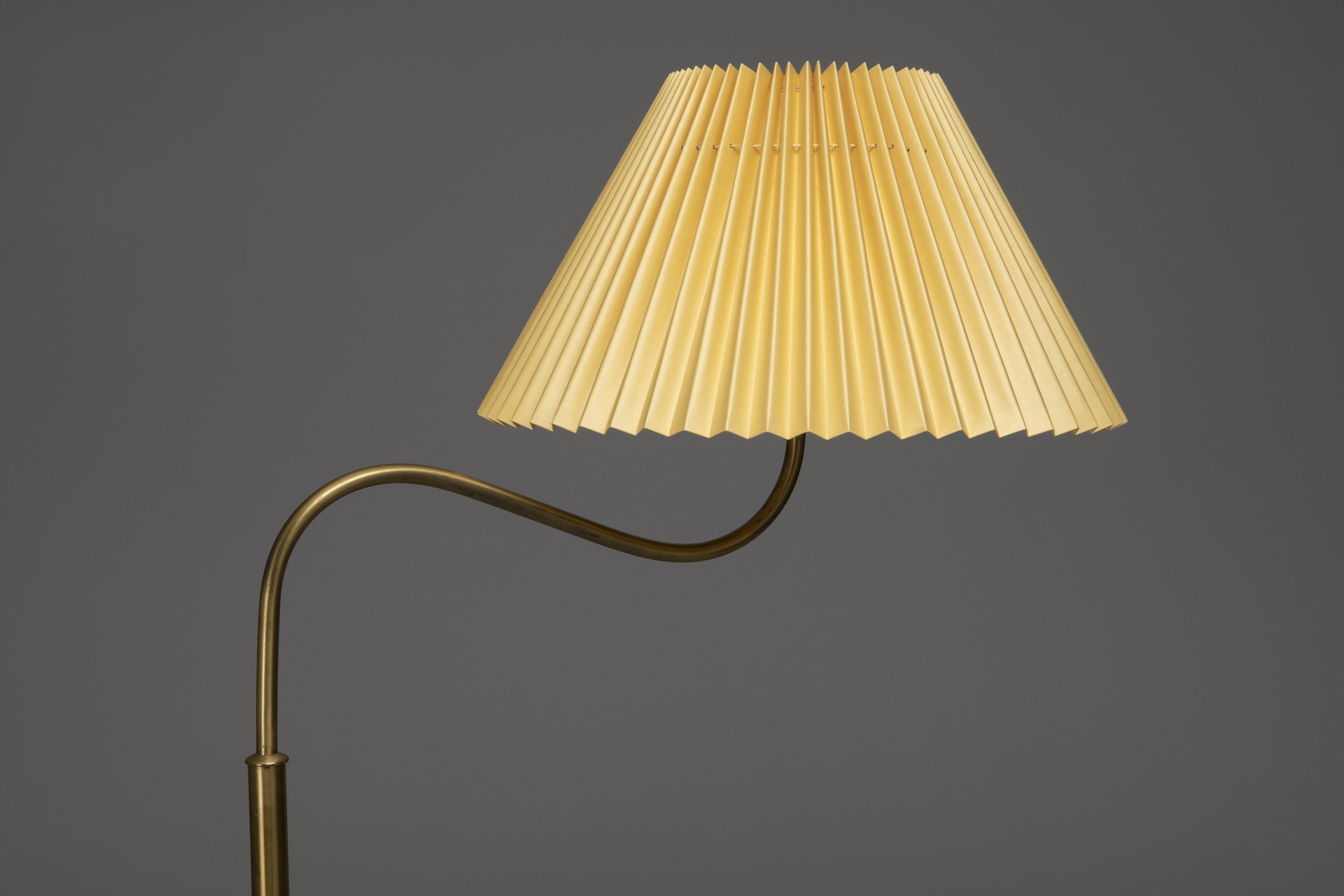 'Large Camel' Floor Lamp, Model No. 2368 image 2