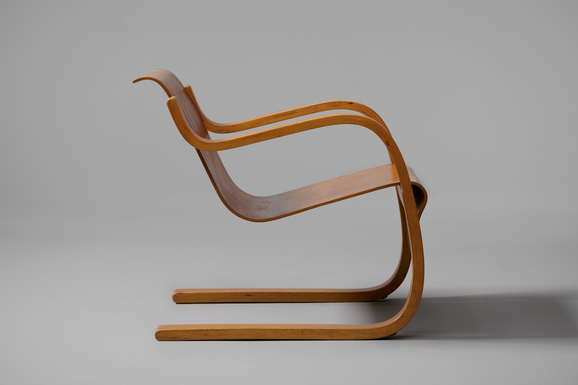 Cantilevered Armchair, Model no. 31 image 3
