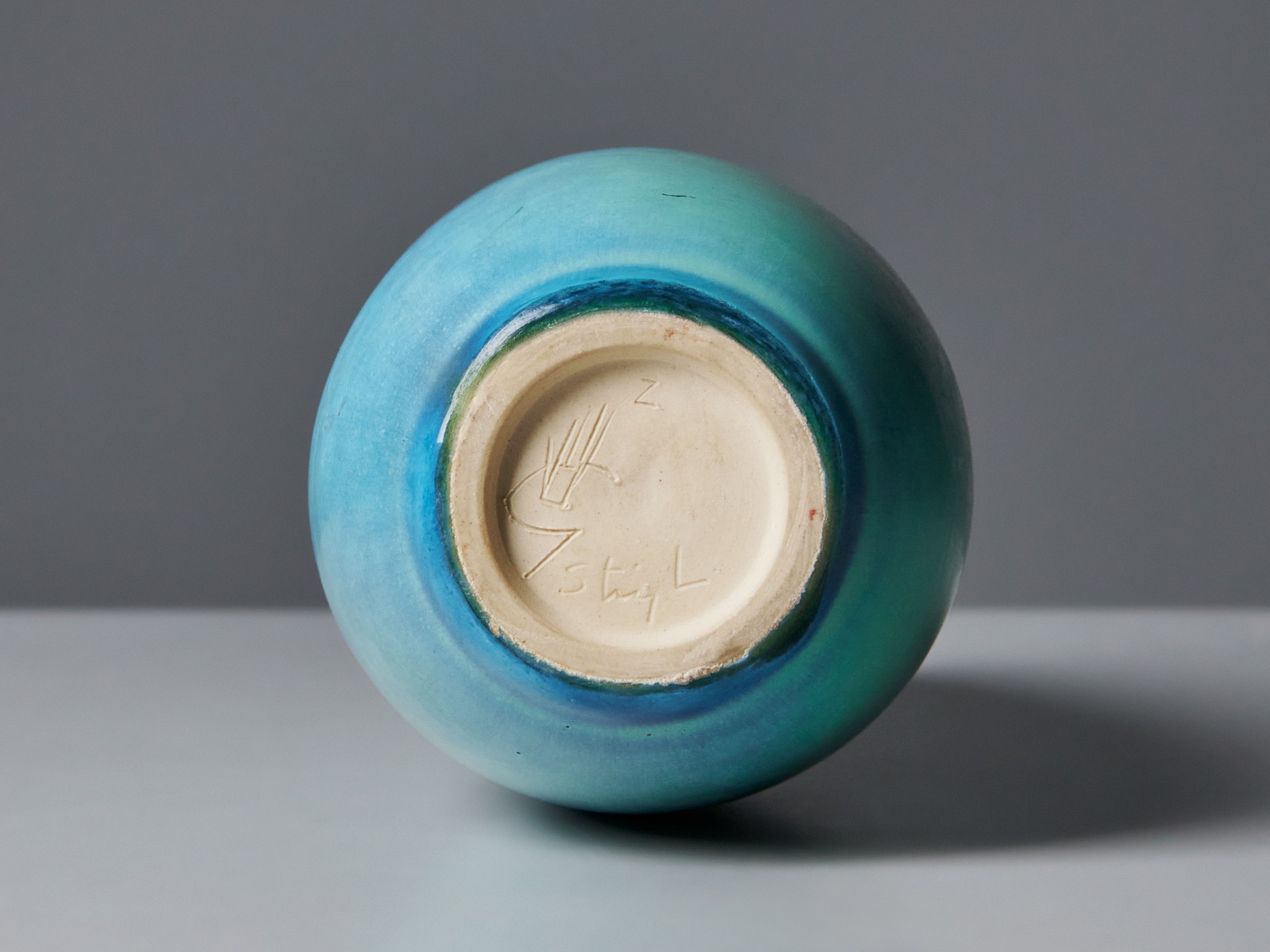 Three 'Gnurgla' Vases image 16