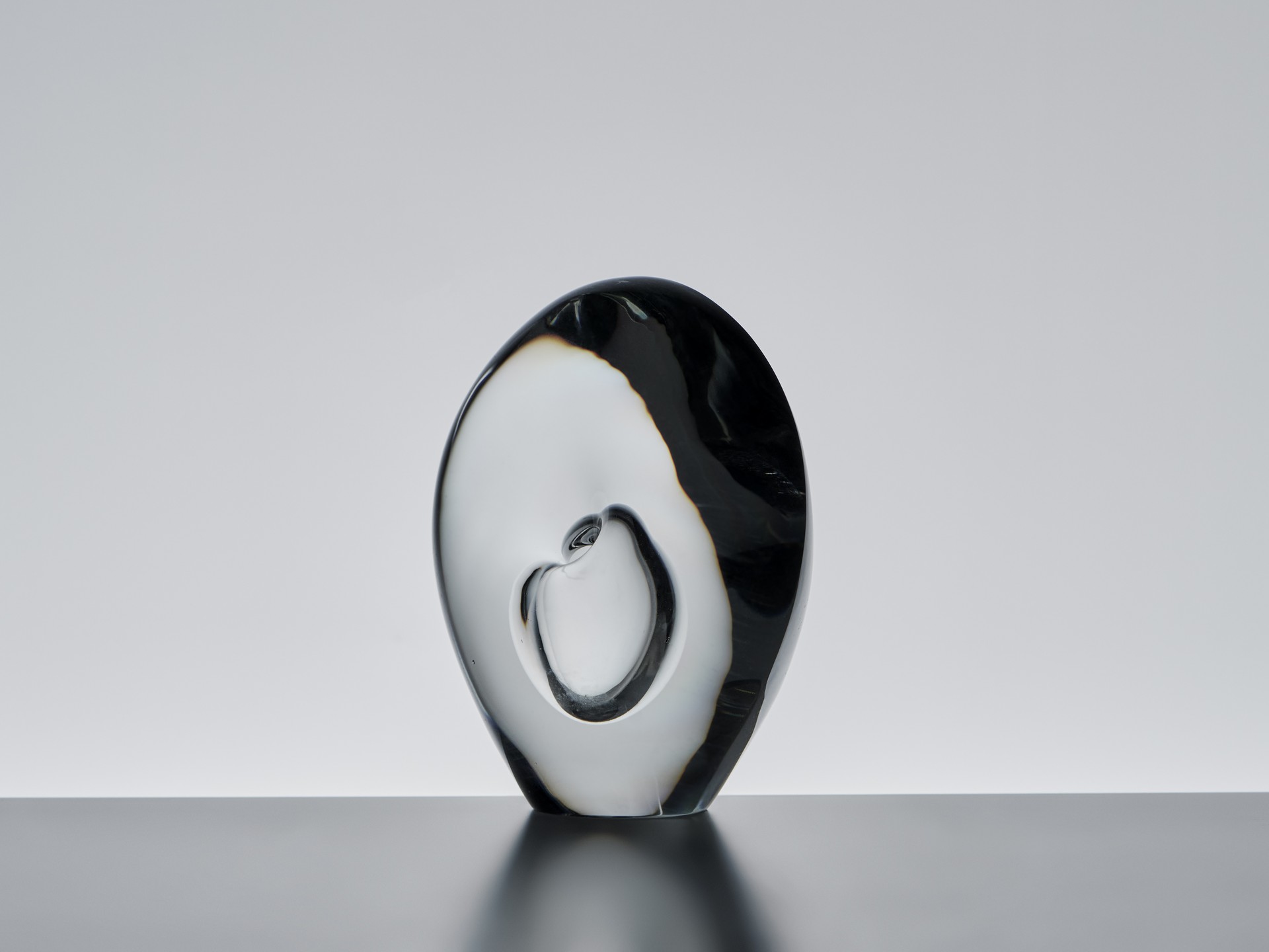 ¨Istuva Iintu¨ (Sitting Bird) Vase image 2