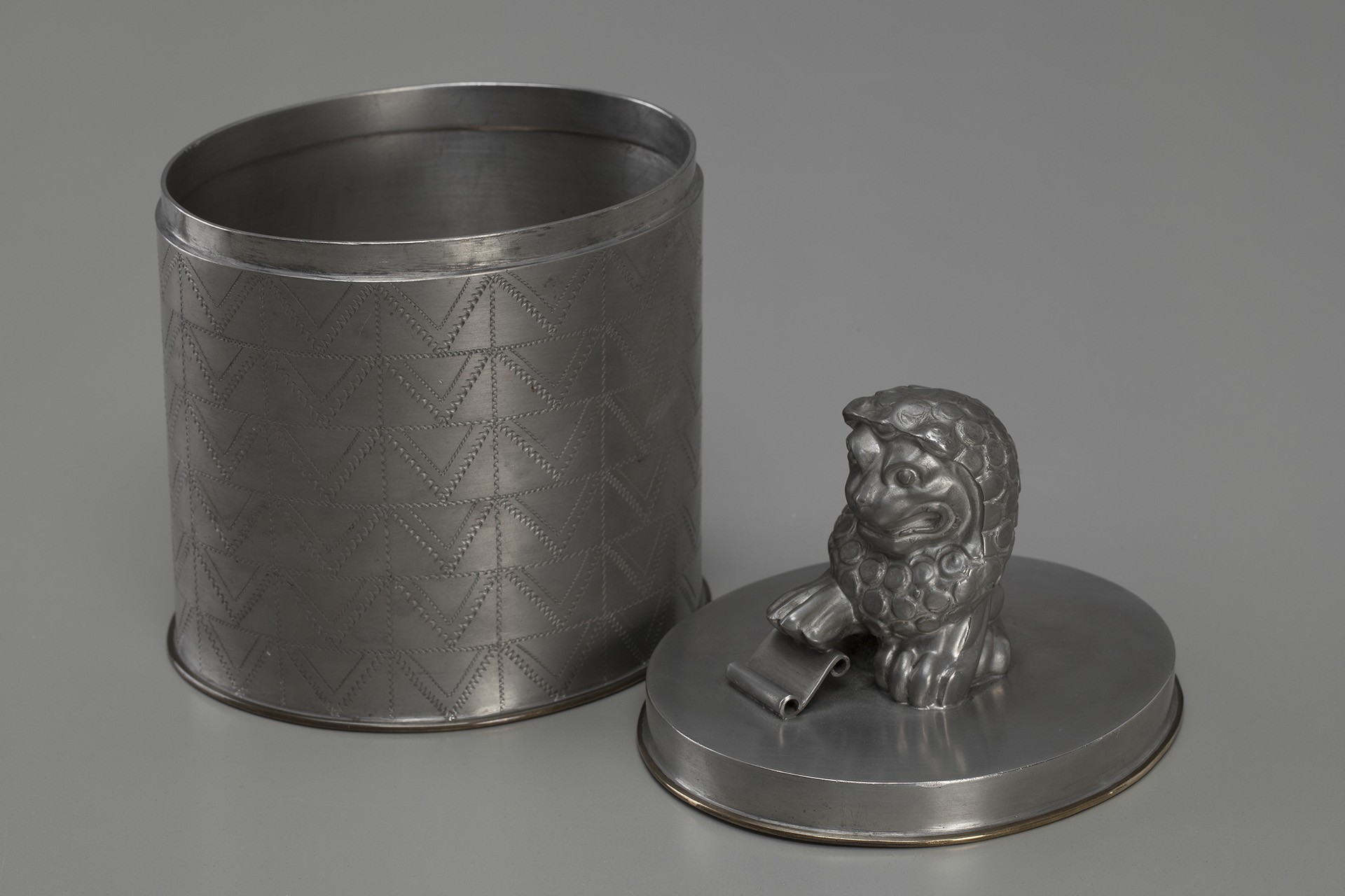 Pewter Jar With Lid image 4