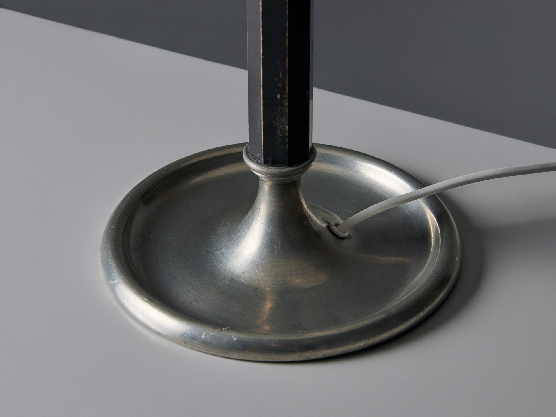 Table Lamp image 3