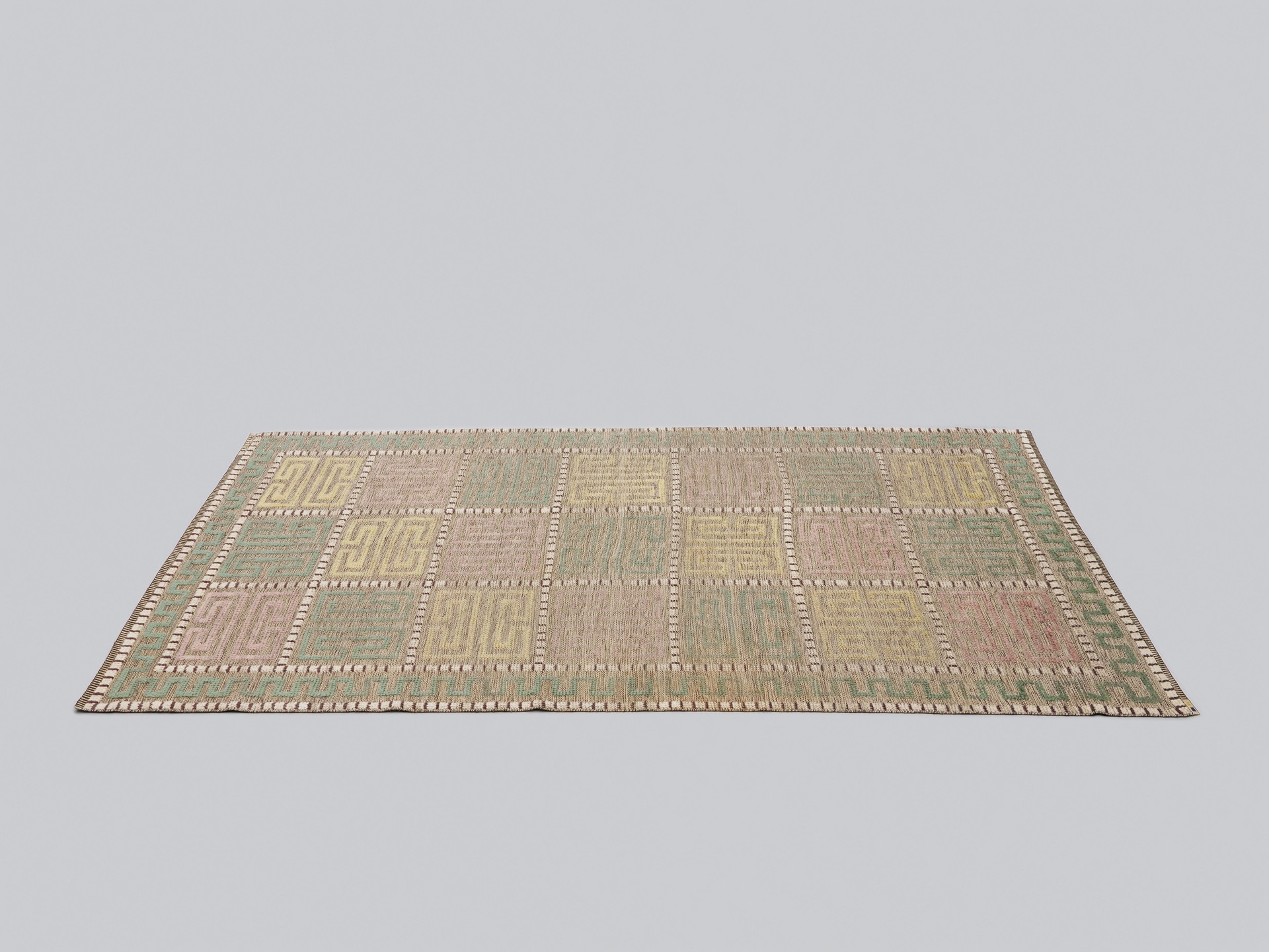 'Ursula' Carpet image 2