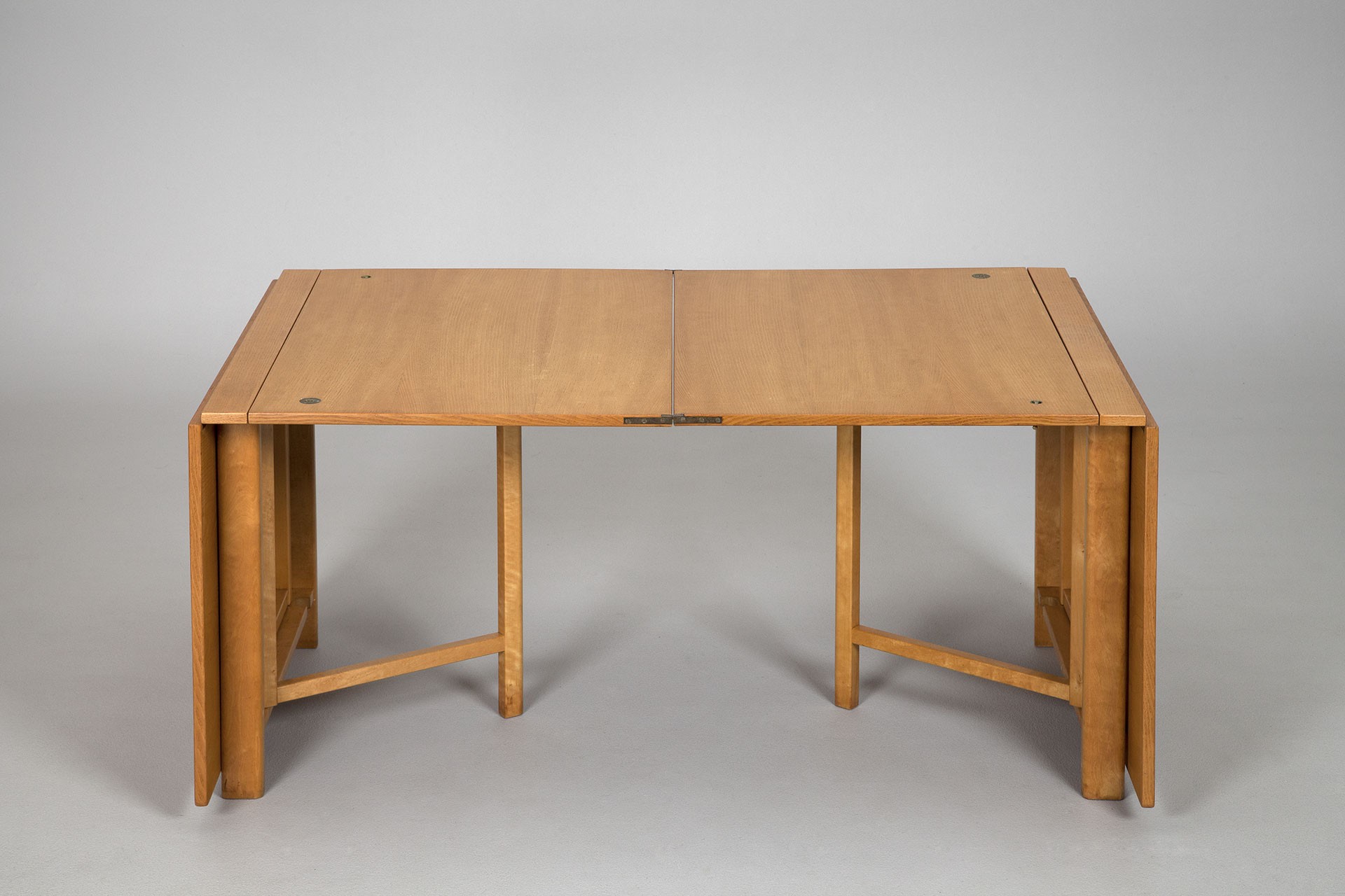 Early 'Maria Flap' Table image 2