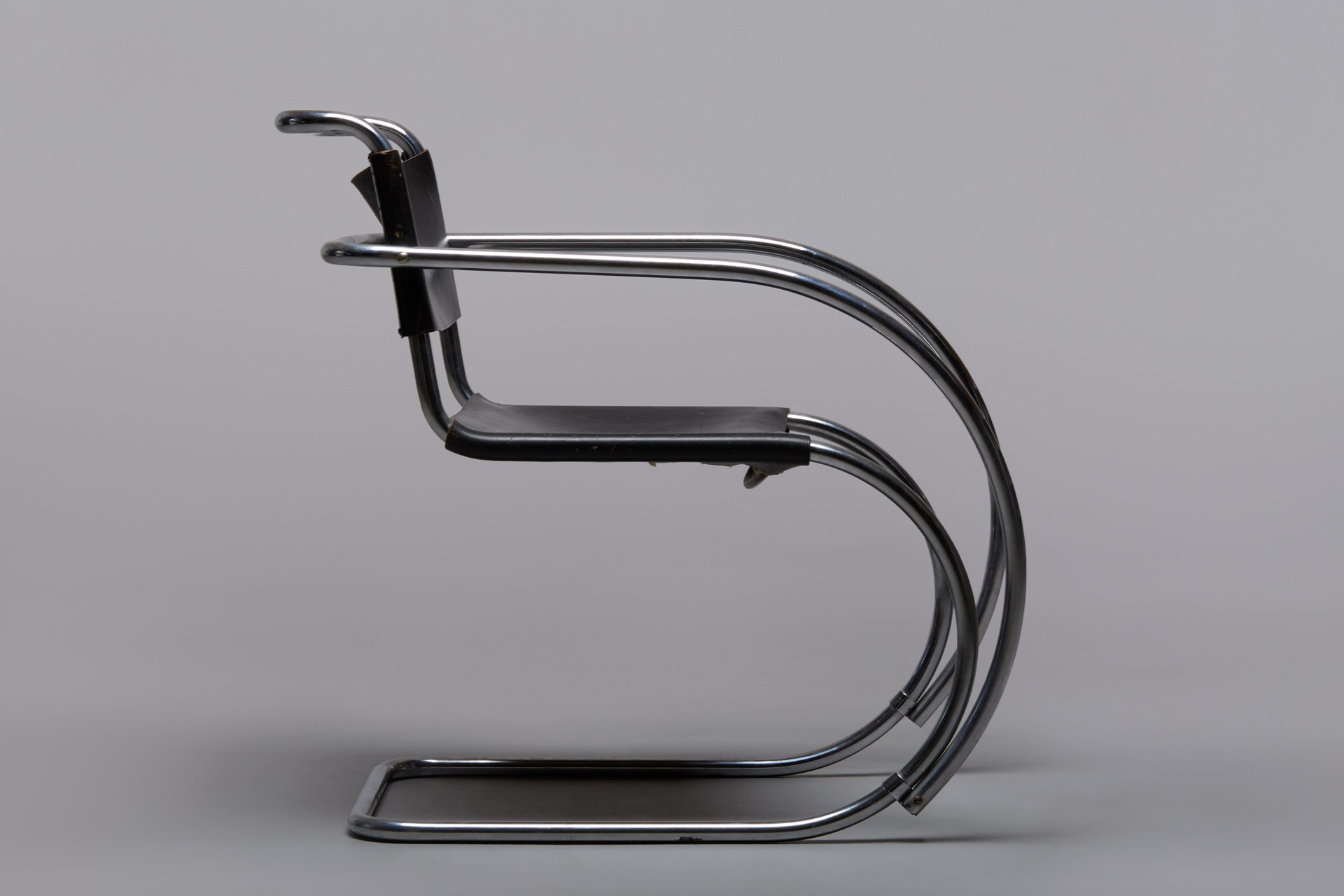Pair of Armchairs, Model no. MR-20 image 4