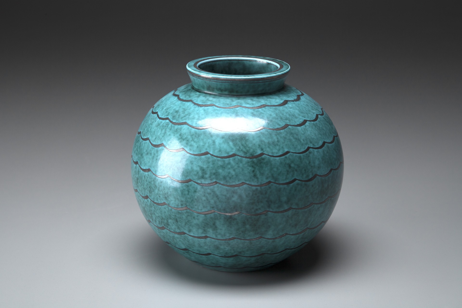 Argenta 'Neptune' Vase image 2