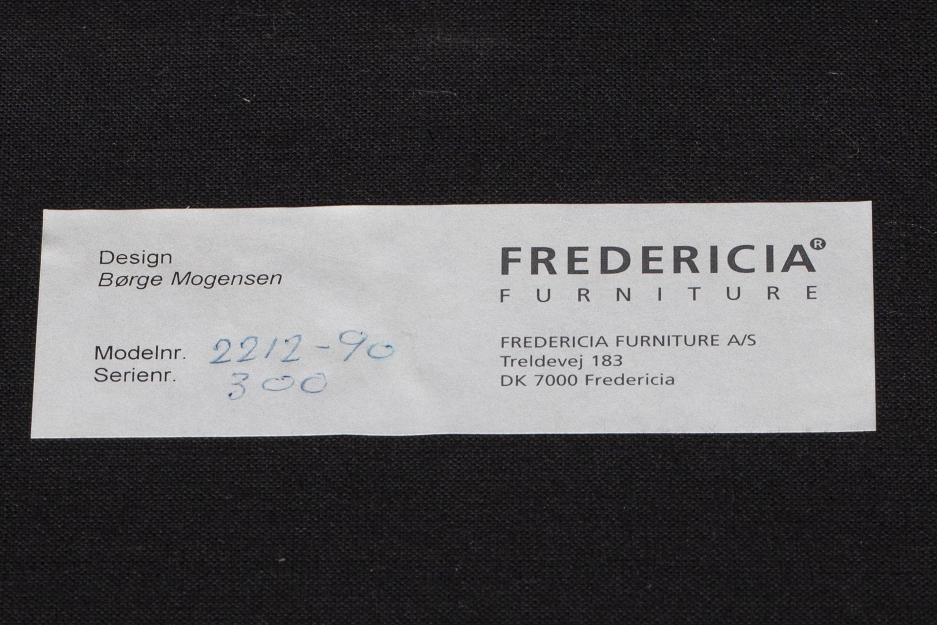 Pair of Sofas, Model no. 2212 image 8