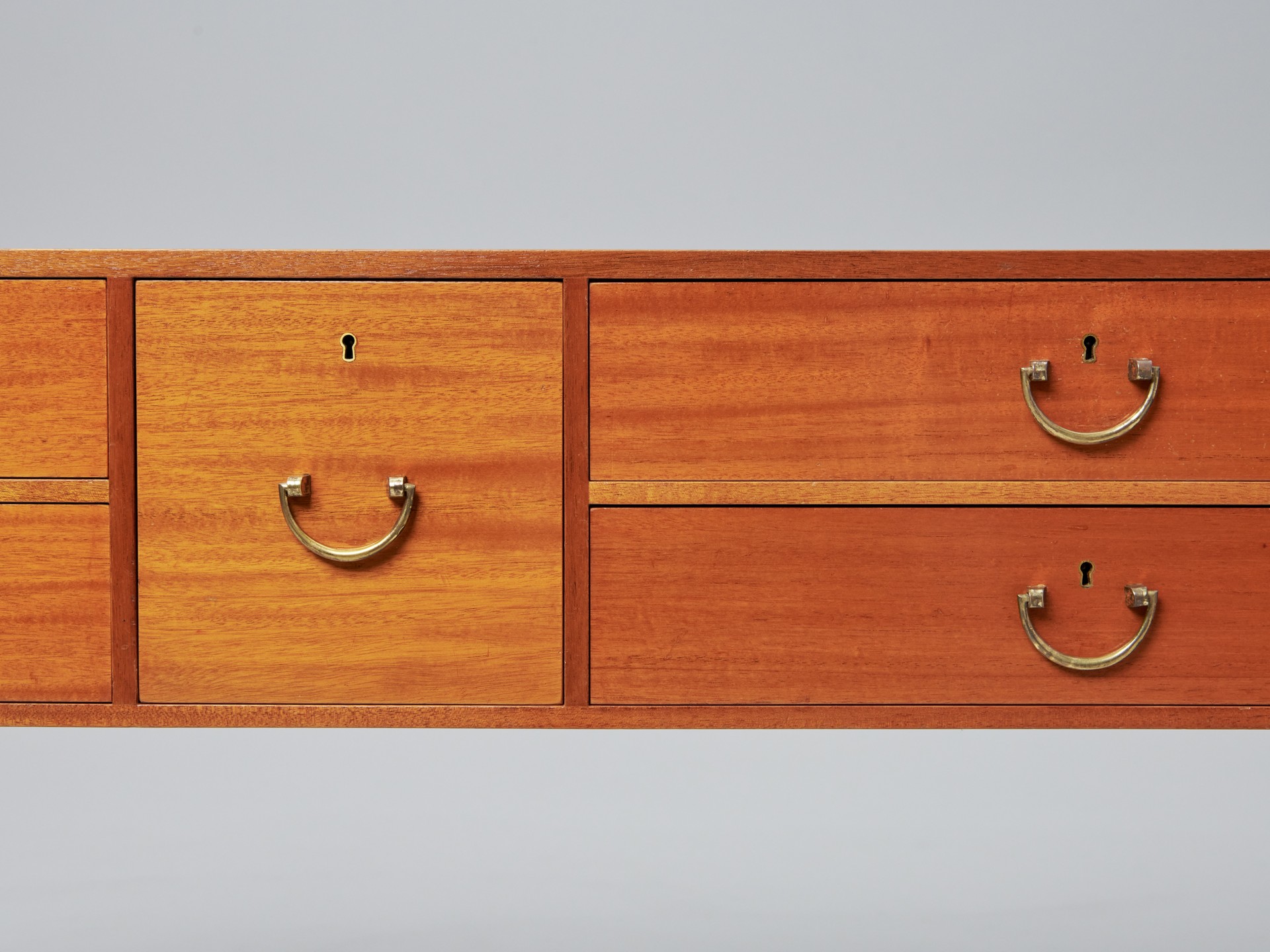 Sideboard image 5
