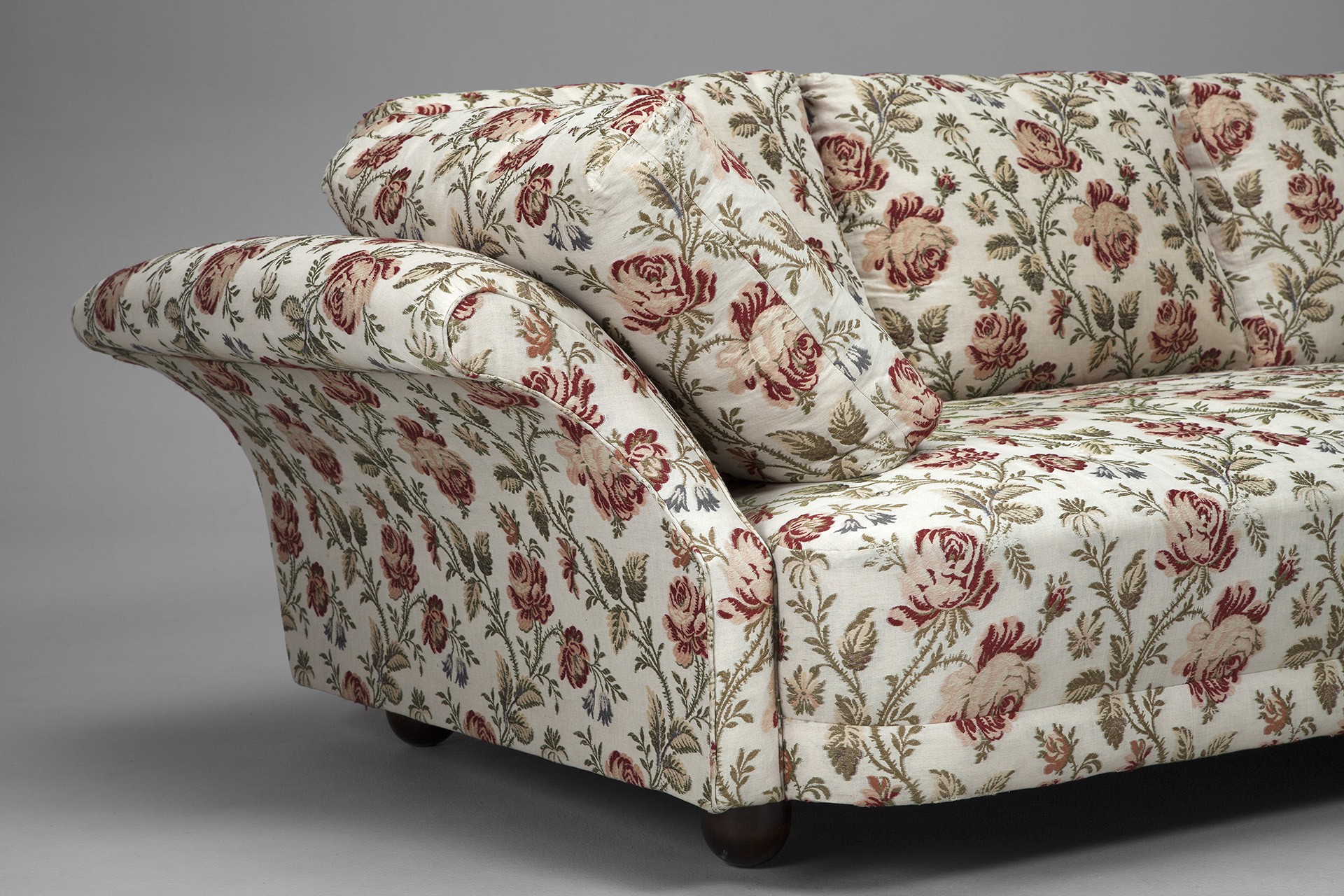 "Liljevalchs" Sofa image 5
