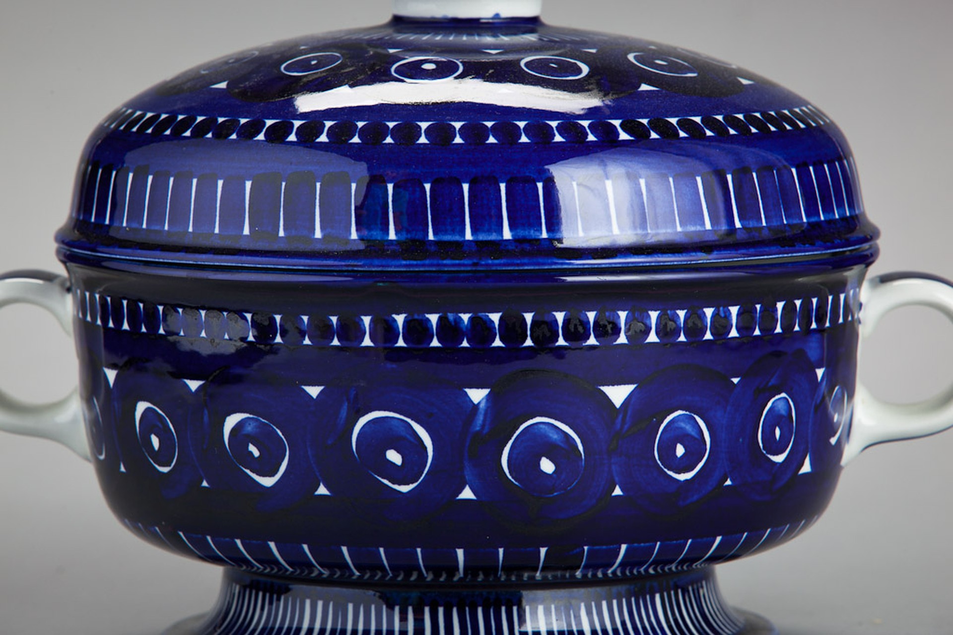 Porcelain Tureen image 2