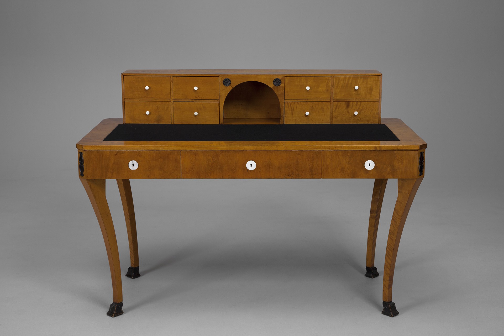 Desk and Chair image 2