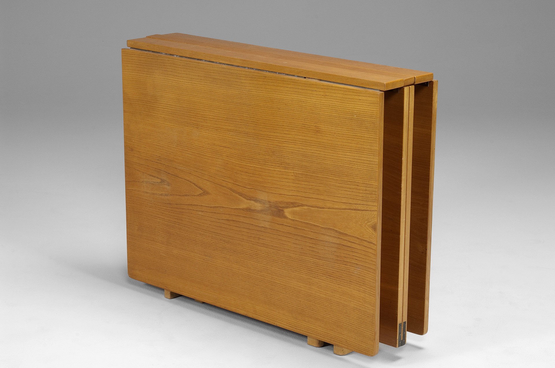 "Maria flap" table image 2