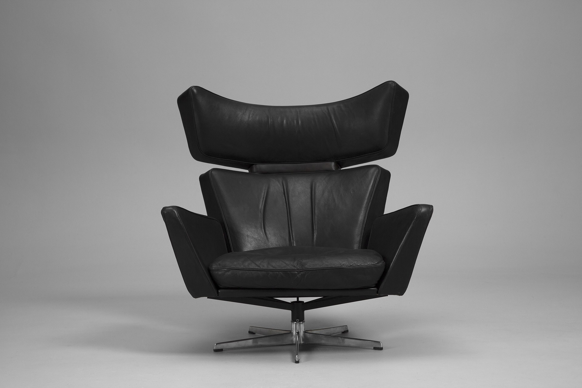 'Oxe' Chair and Footstool image 2