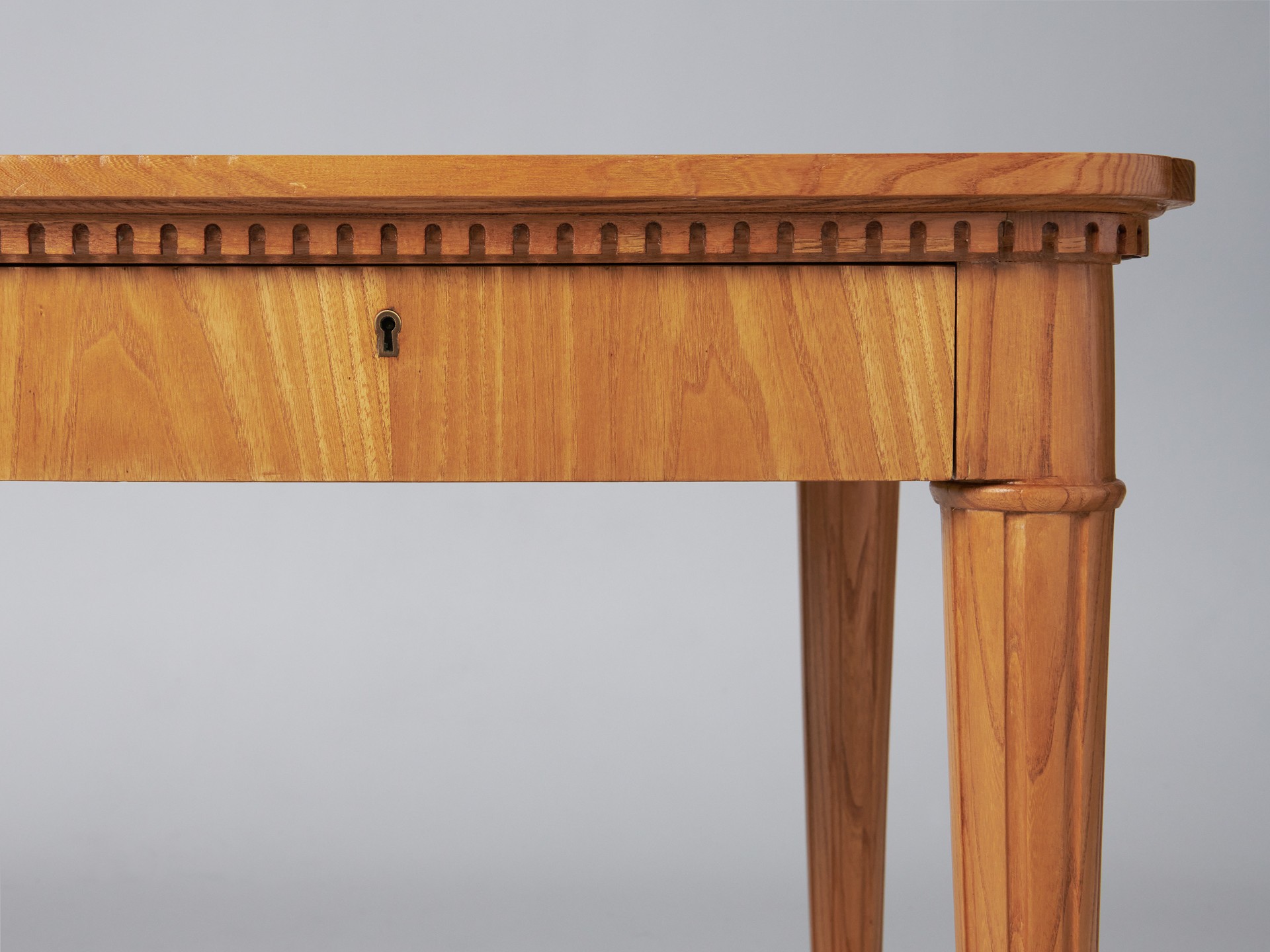 Swedish desk image 8