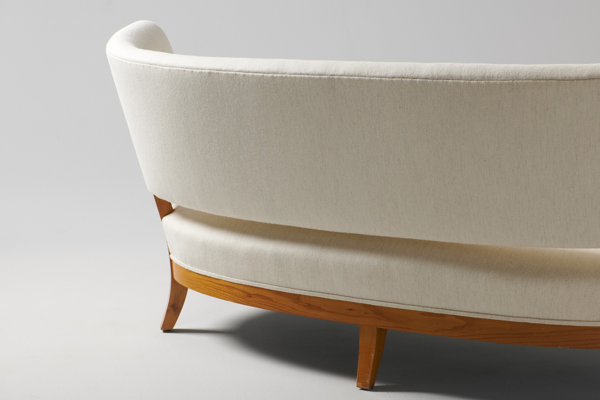 Sofa image 4