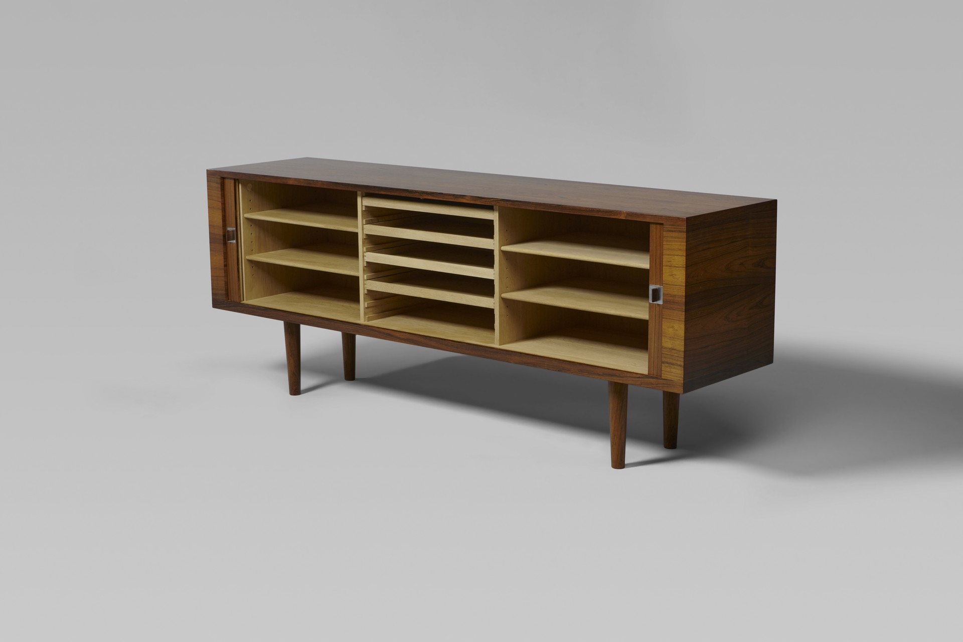 "President" Sideboard image 2