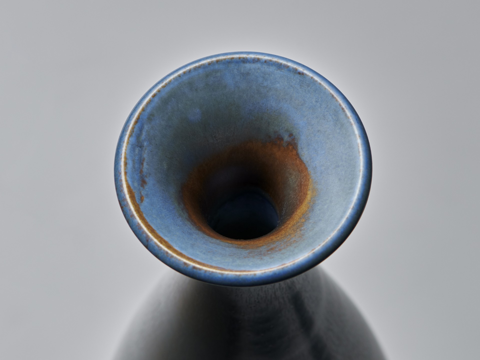 Group of Three Large Vases image 10