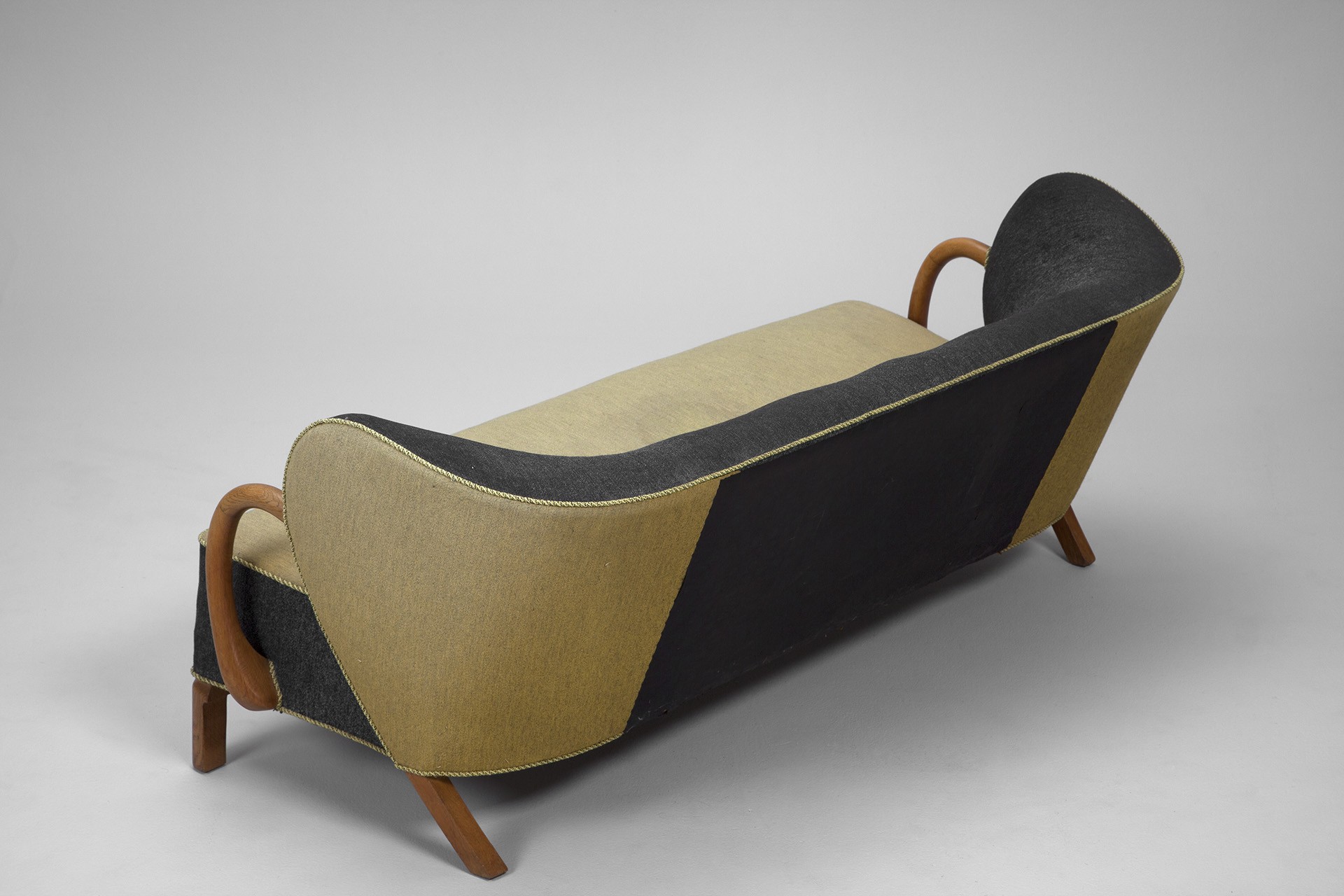 Sofa image 3