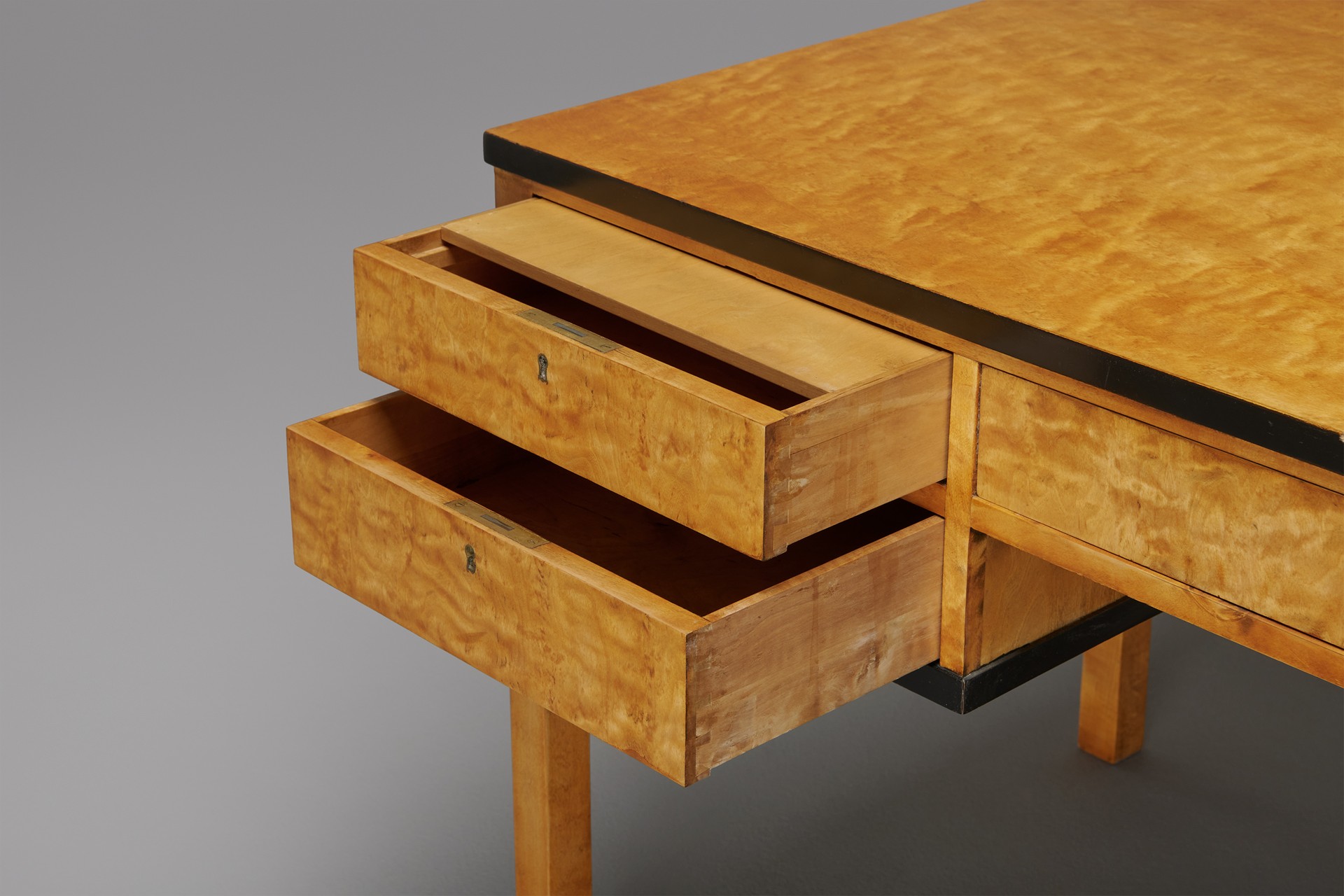 Desk image 4