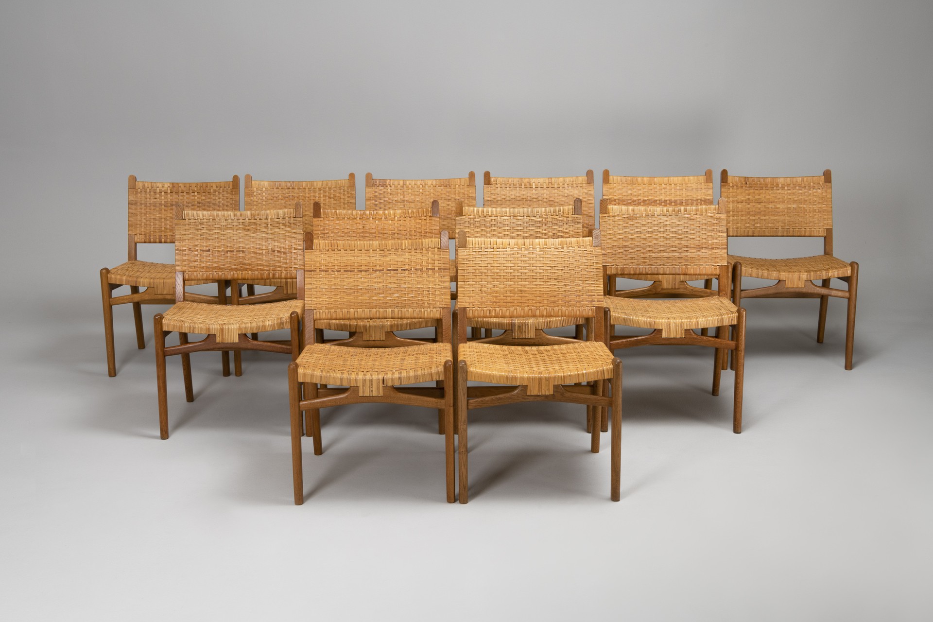 Set of Twelve Dining Chairs, Model No. CH 31 image 2