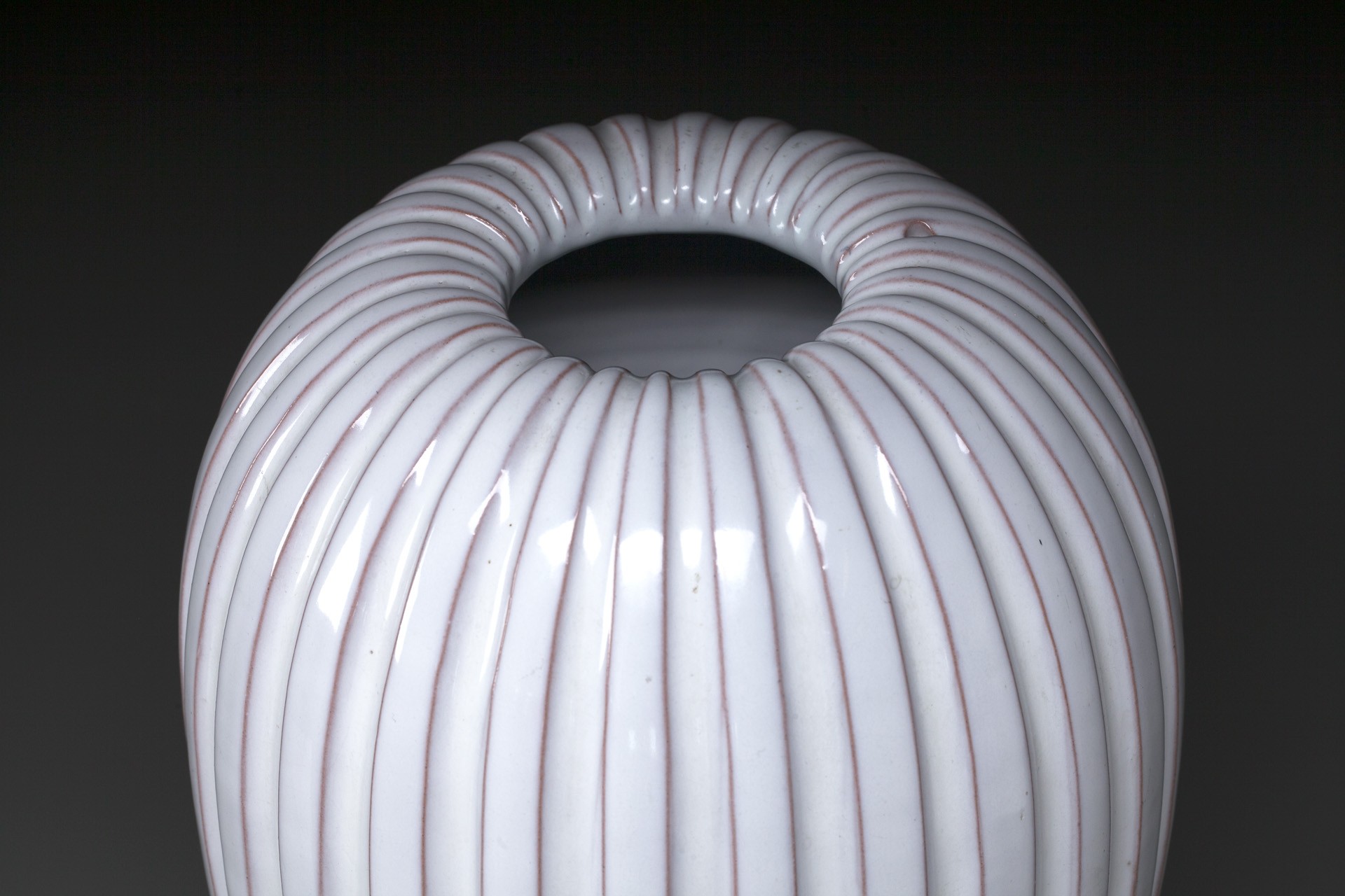 Vase image 3
