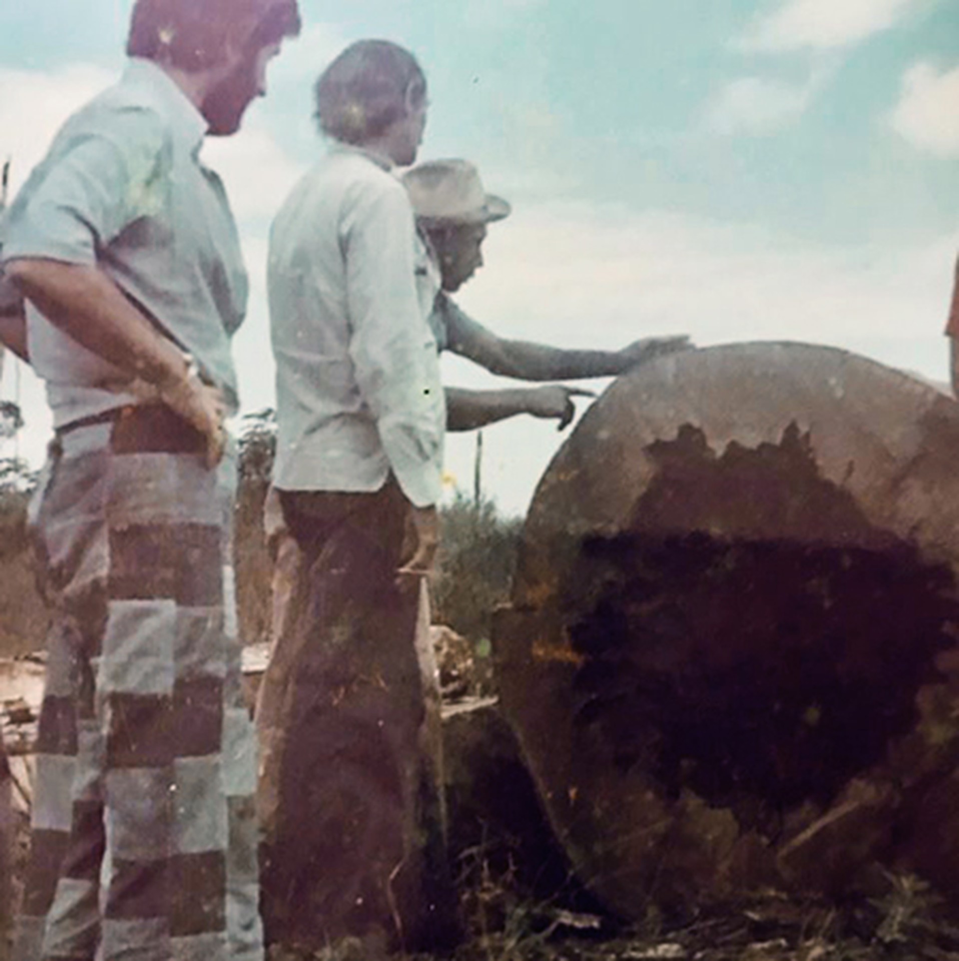 Bruno Musatti, José Zanine Caldas, and his assistant searching through Elecunha SA waste field, Nova Viçosa, Bahia, 1977. Courtesy: Brunos Musatti archive.