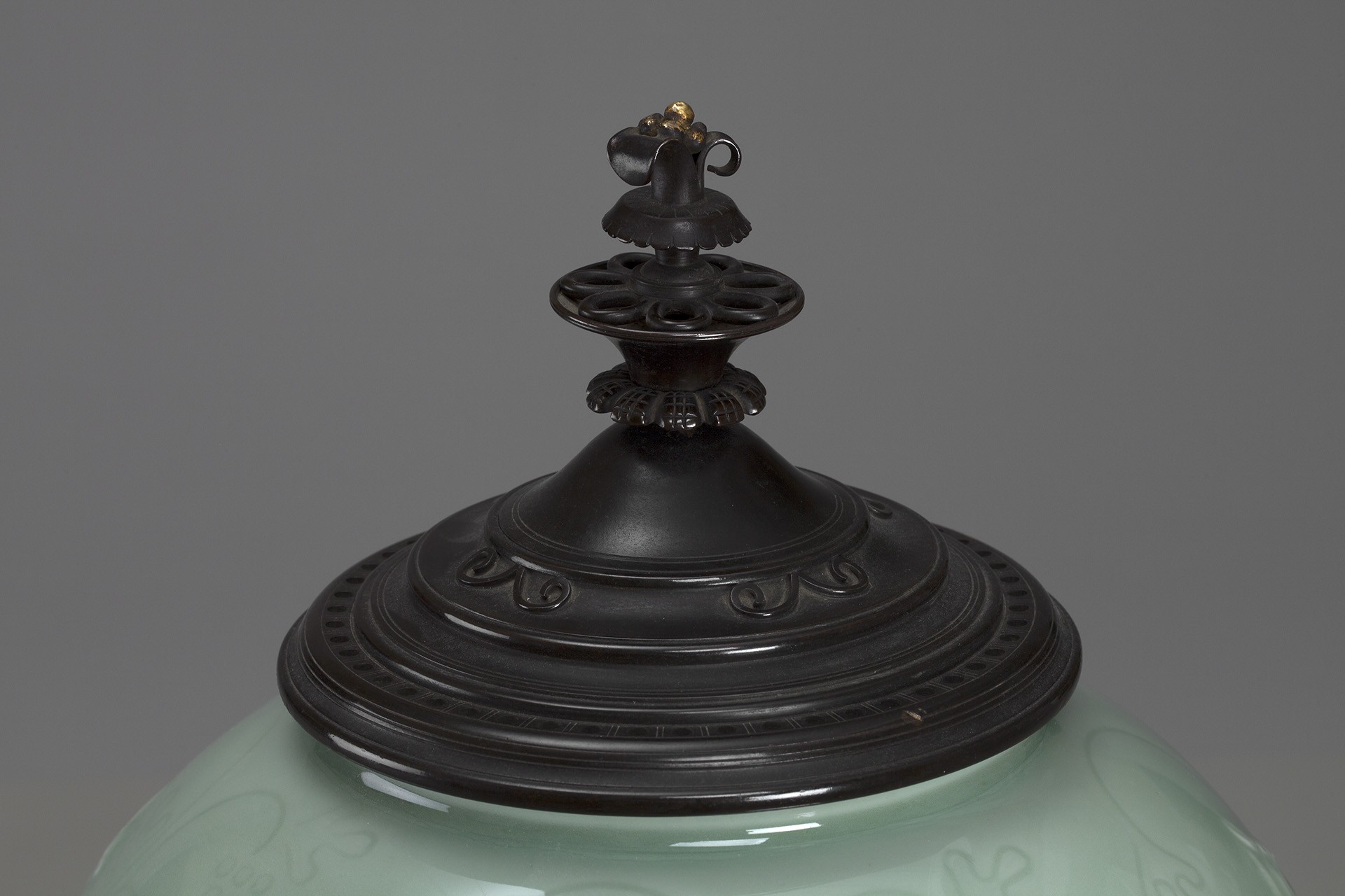 Urn image 4